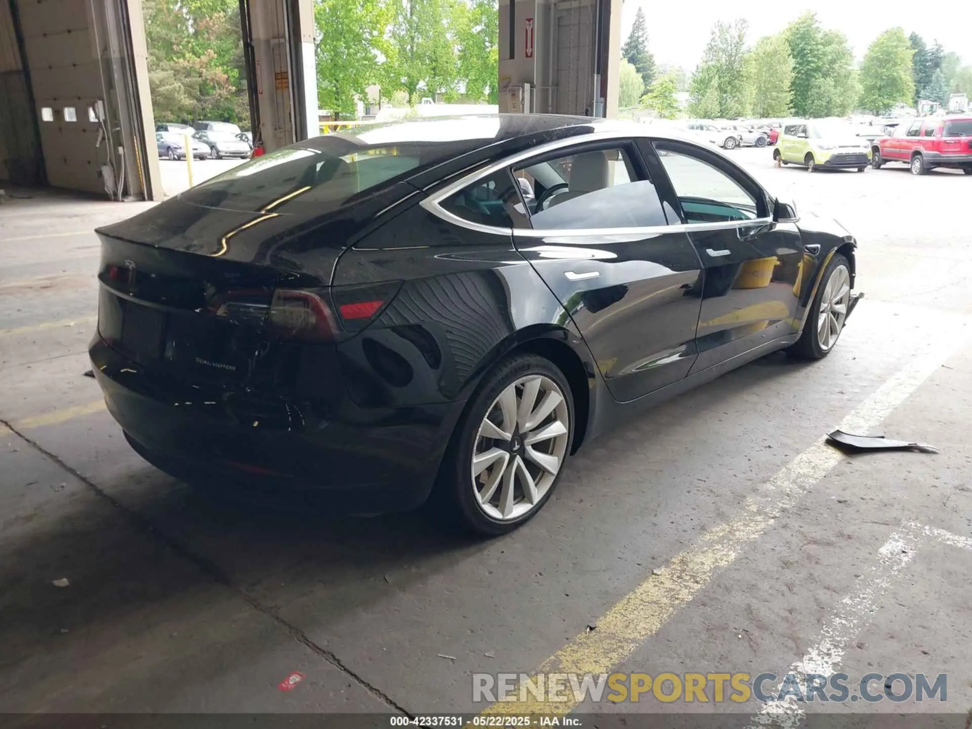 4 Фотография поврежденного автомобиля 5YJ3E1EB3LF639980 TESLA MODEL 3 2020
