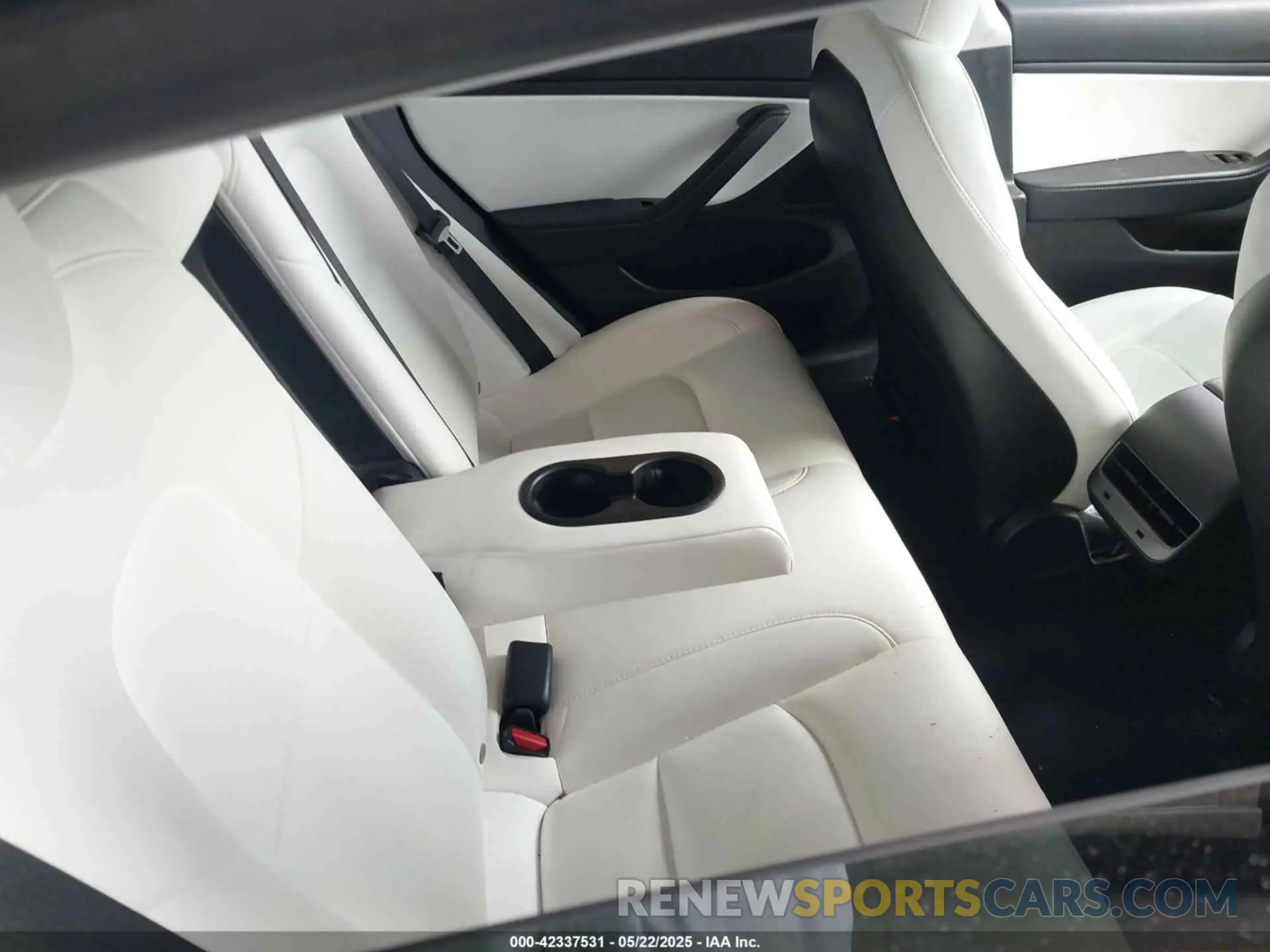 8 Фотография поврежденного автомобиля 5YJ3E1EB3LF639980 TESLA MODEL 3 2020