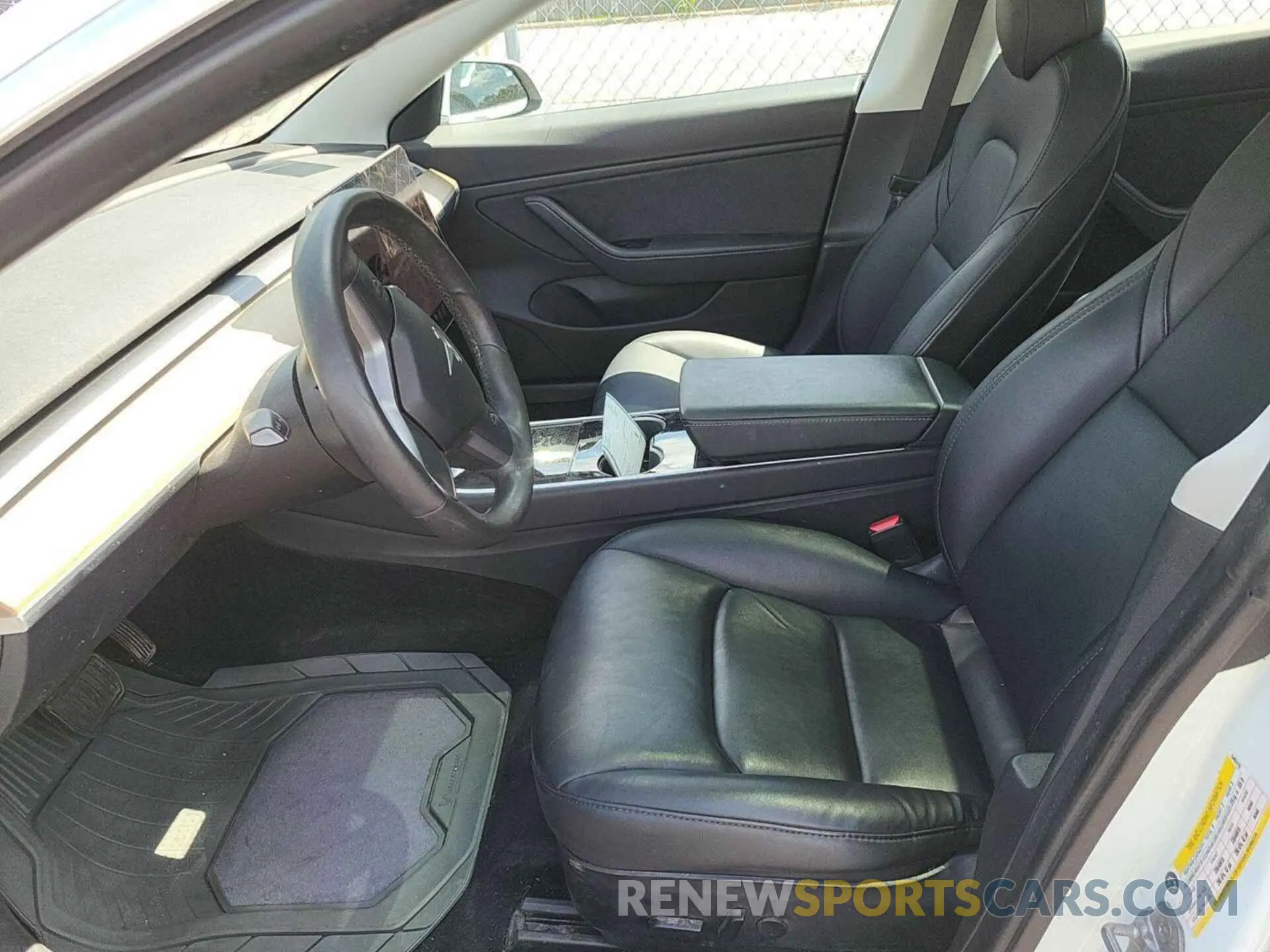 19 Фотография поврежденного автомобиля 5YJ3E1EB3LF646315 TESLA MODEL 3 2020