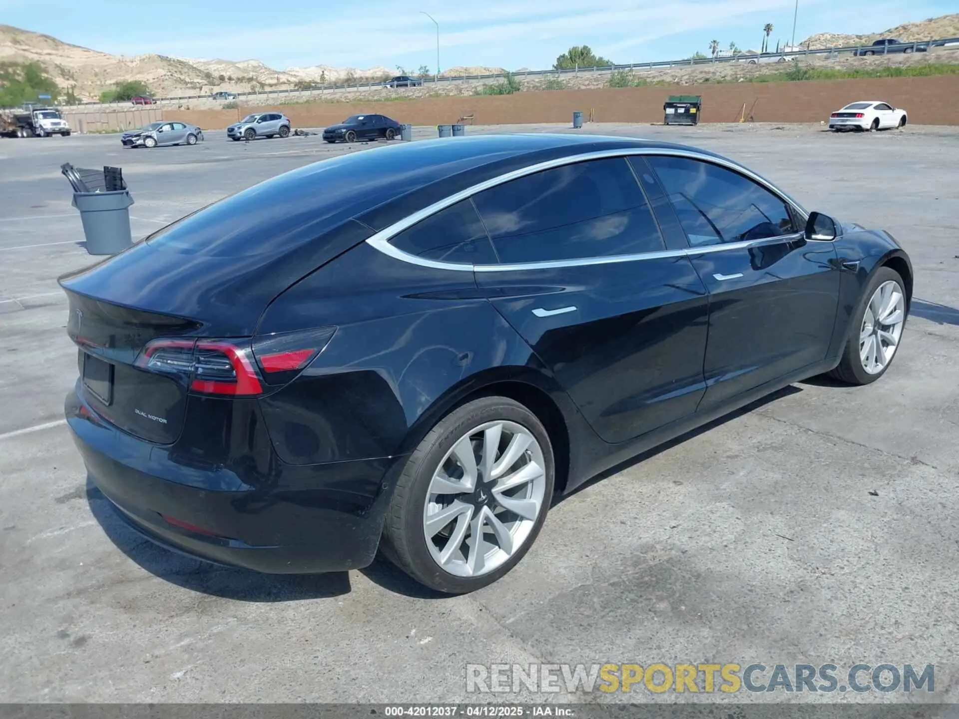 4 Фотография поврежденного автомобиля 5YJ3E1EB3LF801820 TESLA MODEL 3 2020