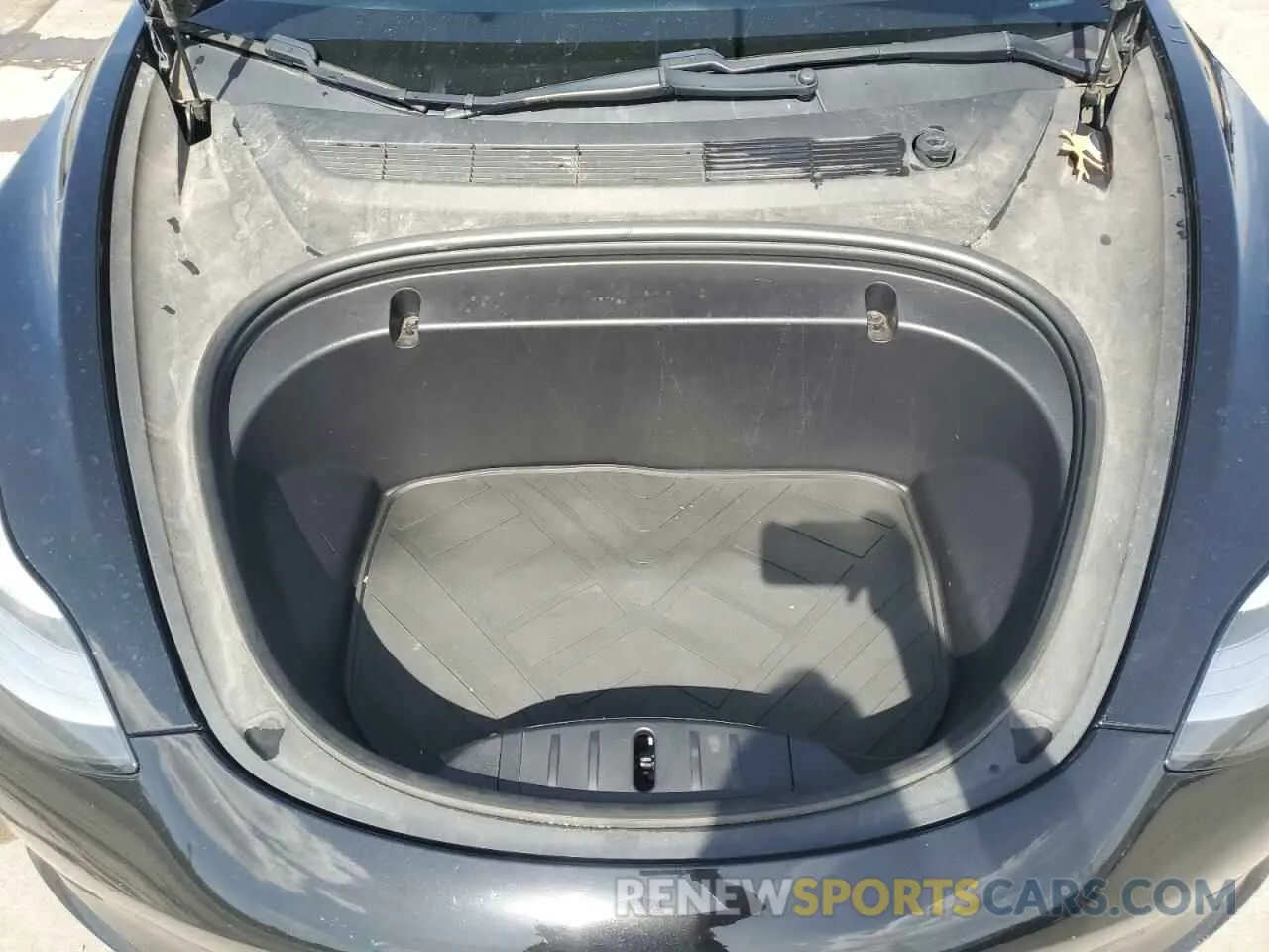 11 Фотография поврежденного автомобиля 5YJ3E1EB4LF599909 TESLA MODEL 3 2020