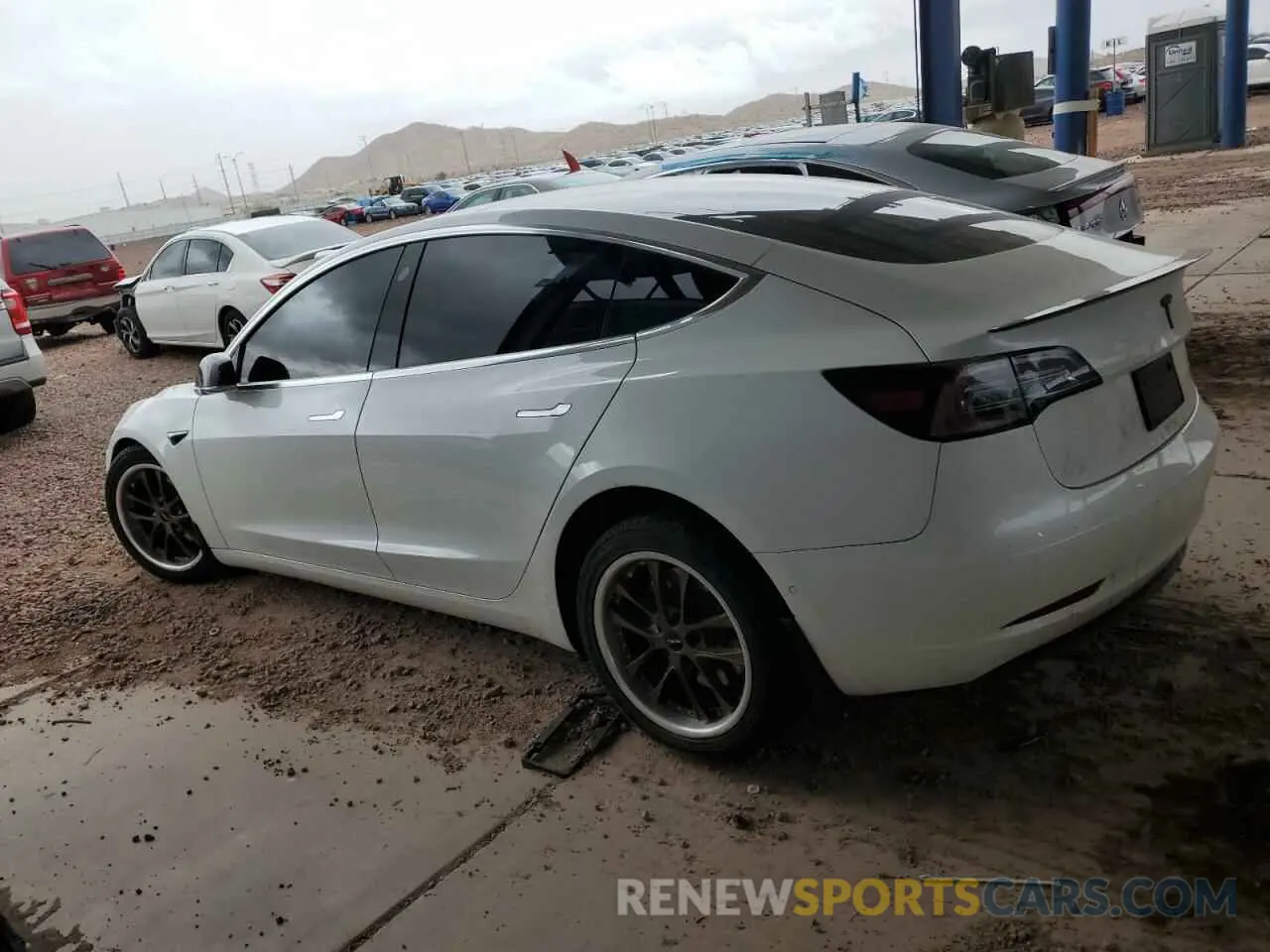 2 Photograph of a damaged car 5YJ3E1EB4LF637428 TESLA MODEL 3 2020