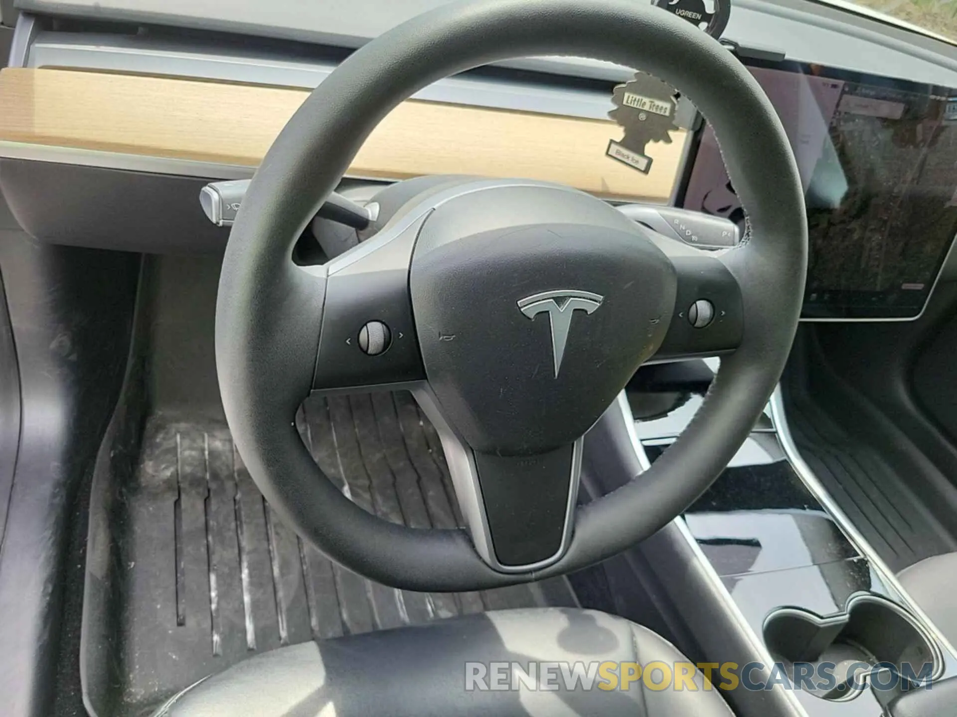 10 Photograph of a damaged car 5YJ3E1EB4LF637784 TESLA MODEL 3 2020
