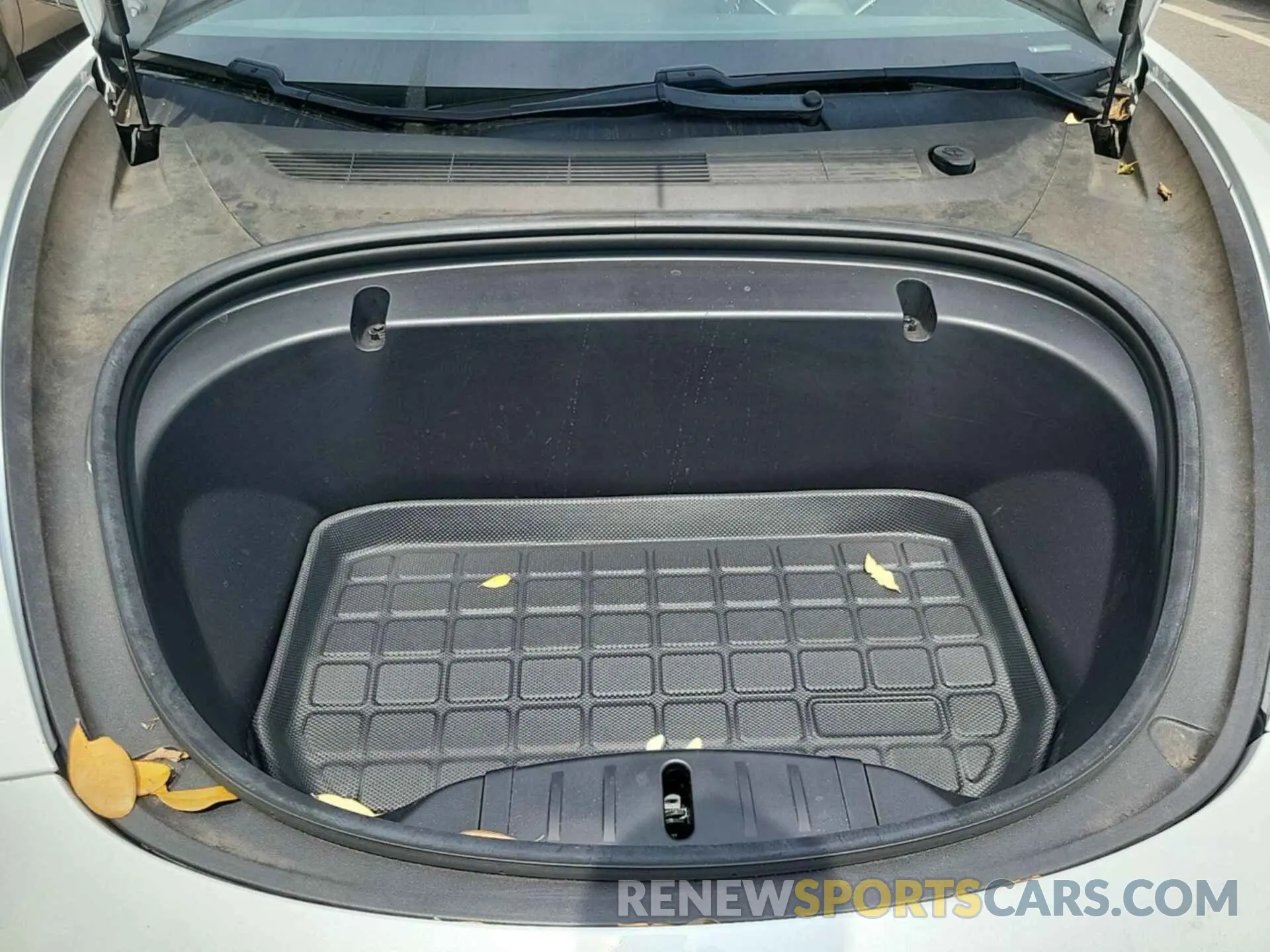 15 Photograph of a damaged car 5YJ3E1EB4LF637784 TESLA MODEL 3 2020