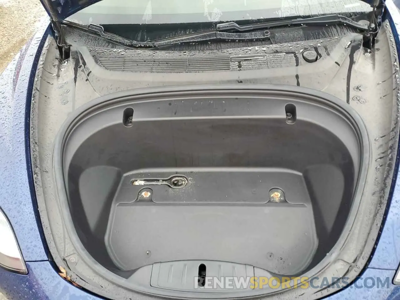 11 Photograph of a damaged car 5YJ3E1EB4LF639406 TESLA MODEL 3 2020