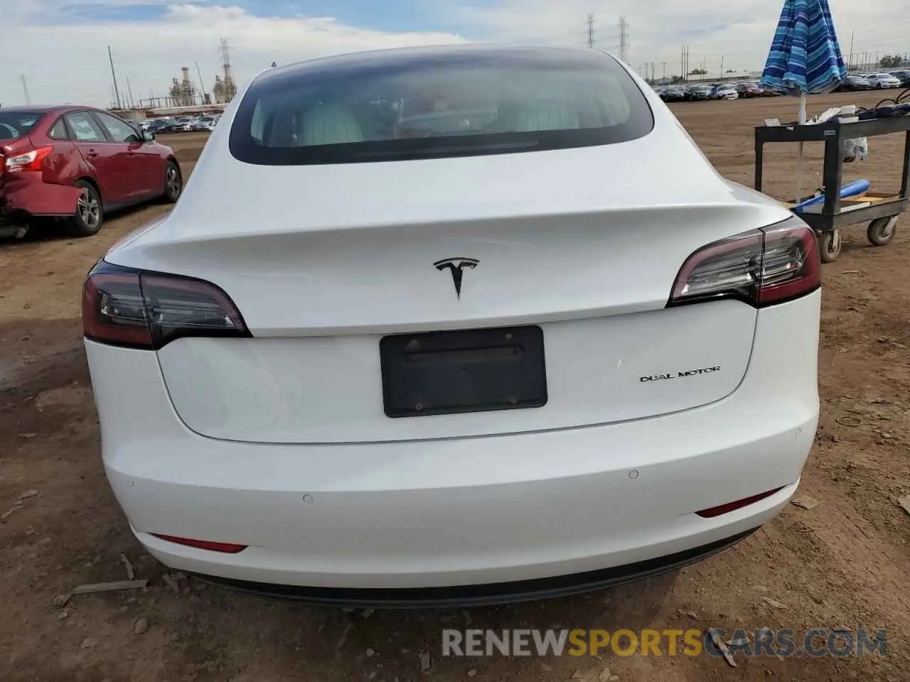 6 Photograph of a damaged car 5YJ3E1EB4LF712886 TESLA MODEL 3 2020