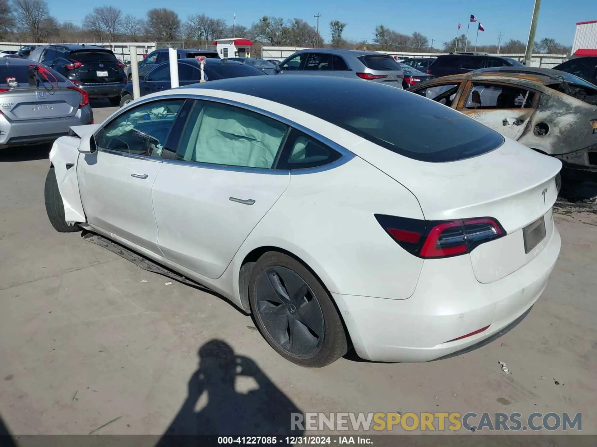 3 Photograph of a damaged car 5YJ3E1EB4LF741580 TESLA MODEL 3 2020