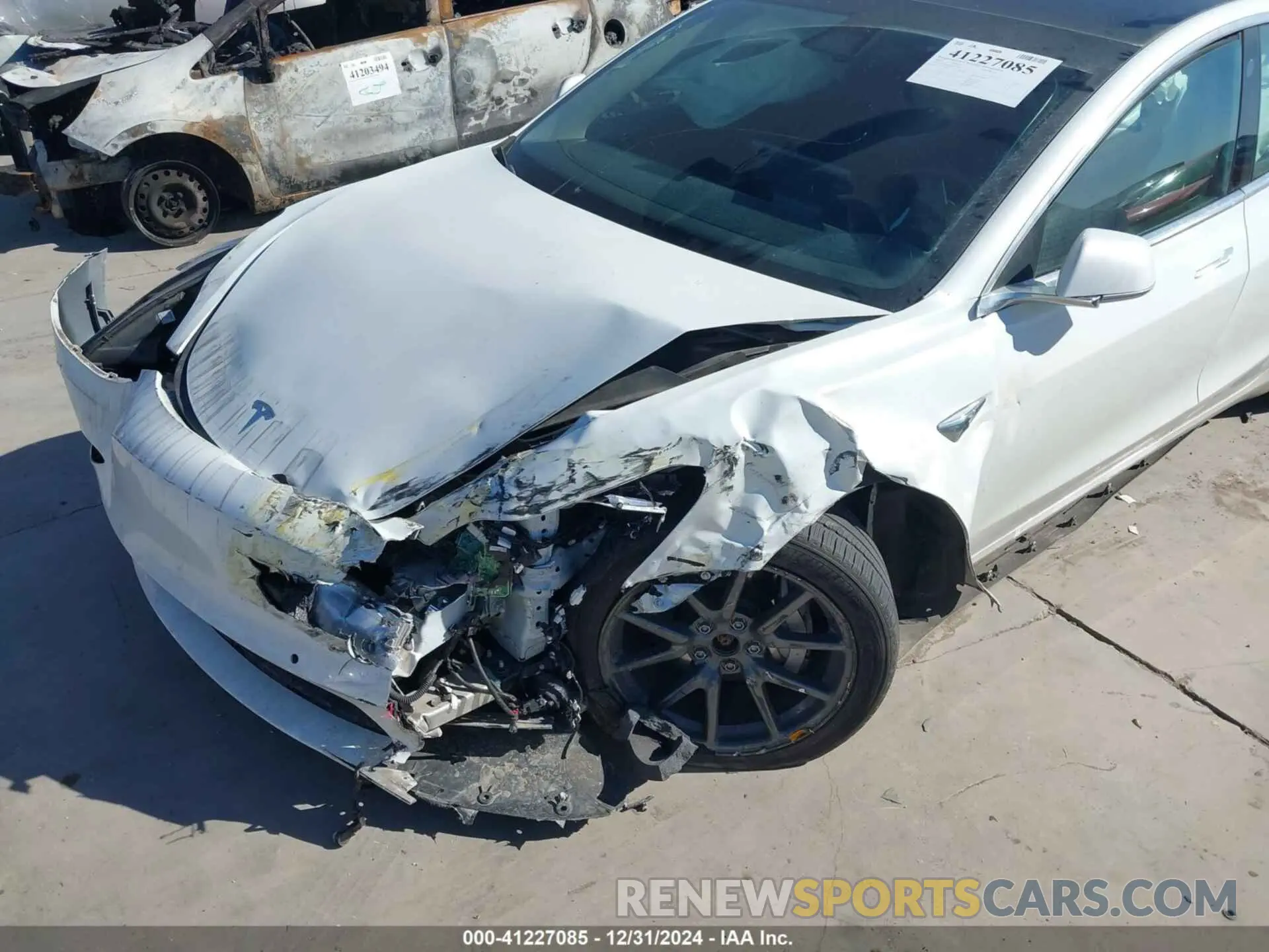 6 Photograph of a damaged car 5YJ3E1EB4LF741580 TESLA MODEL 3 2020