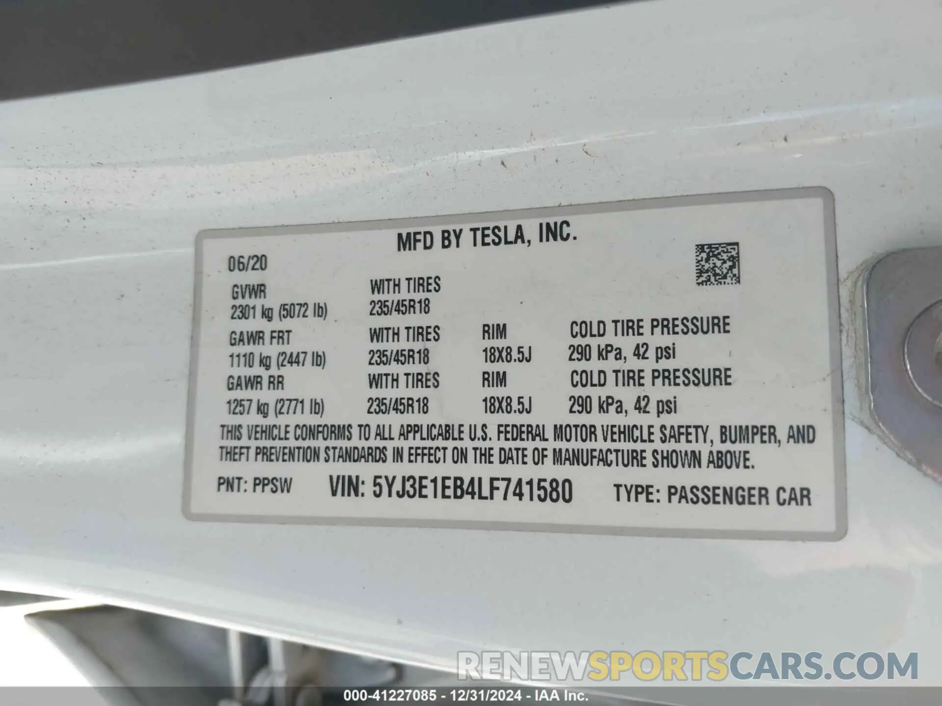 9 Photograph of a damaged car 5YJ3E1EB4LF741580 TESLA MODEL 3 2020