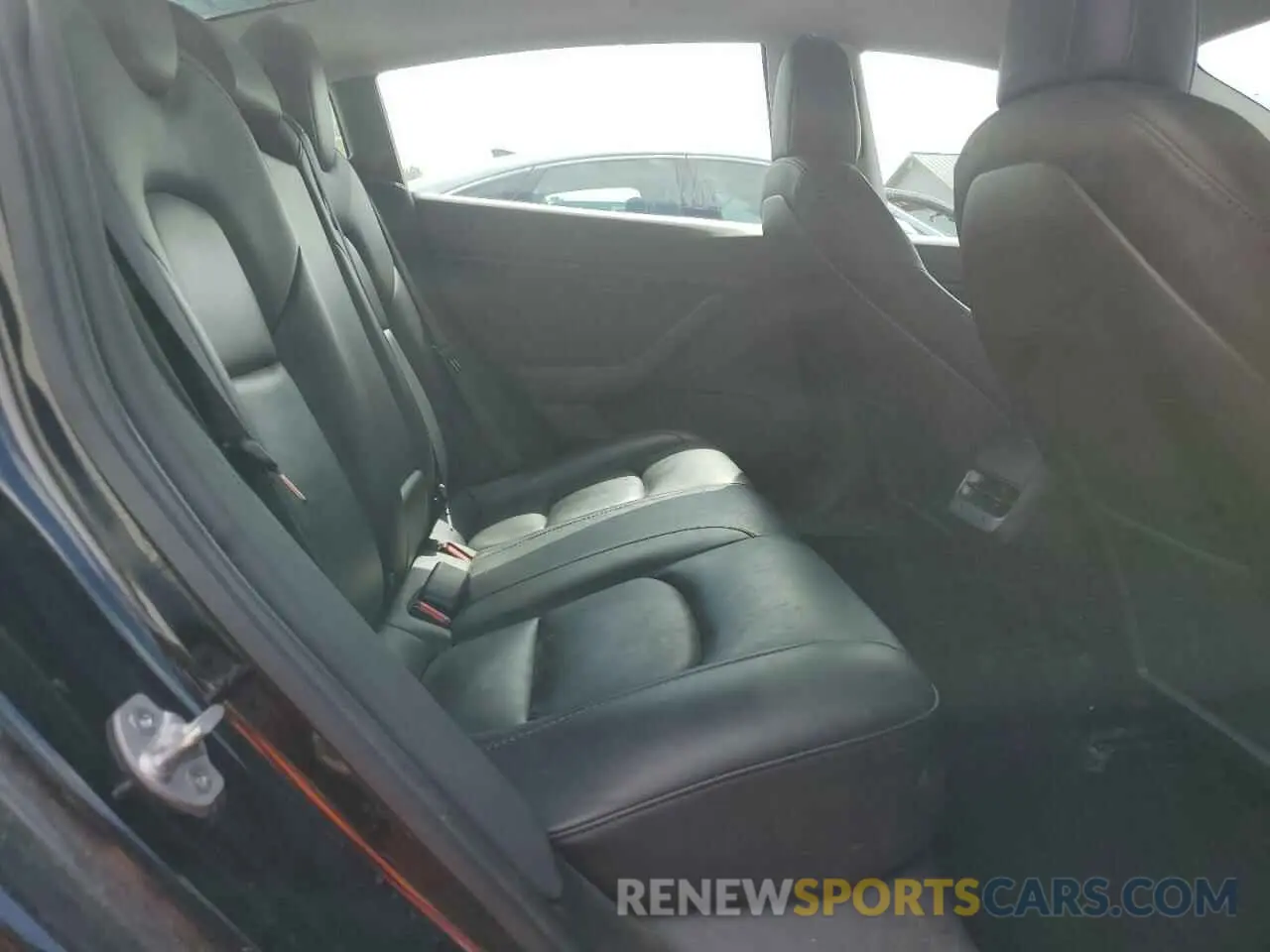 10 Photograph of a damaged car 5YJ3E1EB5LF600596 TESLA MODEL 3 2020