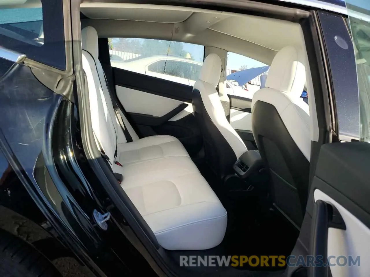 10 Photograph of a damaged car 5YJ3E1EB5LF600940 TESLA MODEL 3 2020