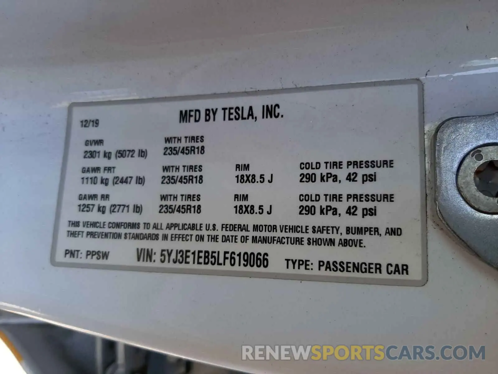 10 Photograph of a damaged car 5YJ3E1EB5LF619066 TESLA MODEL 3 2020