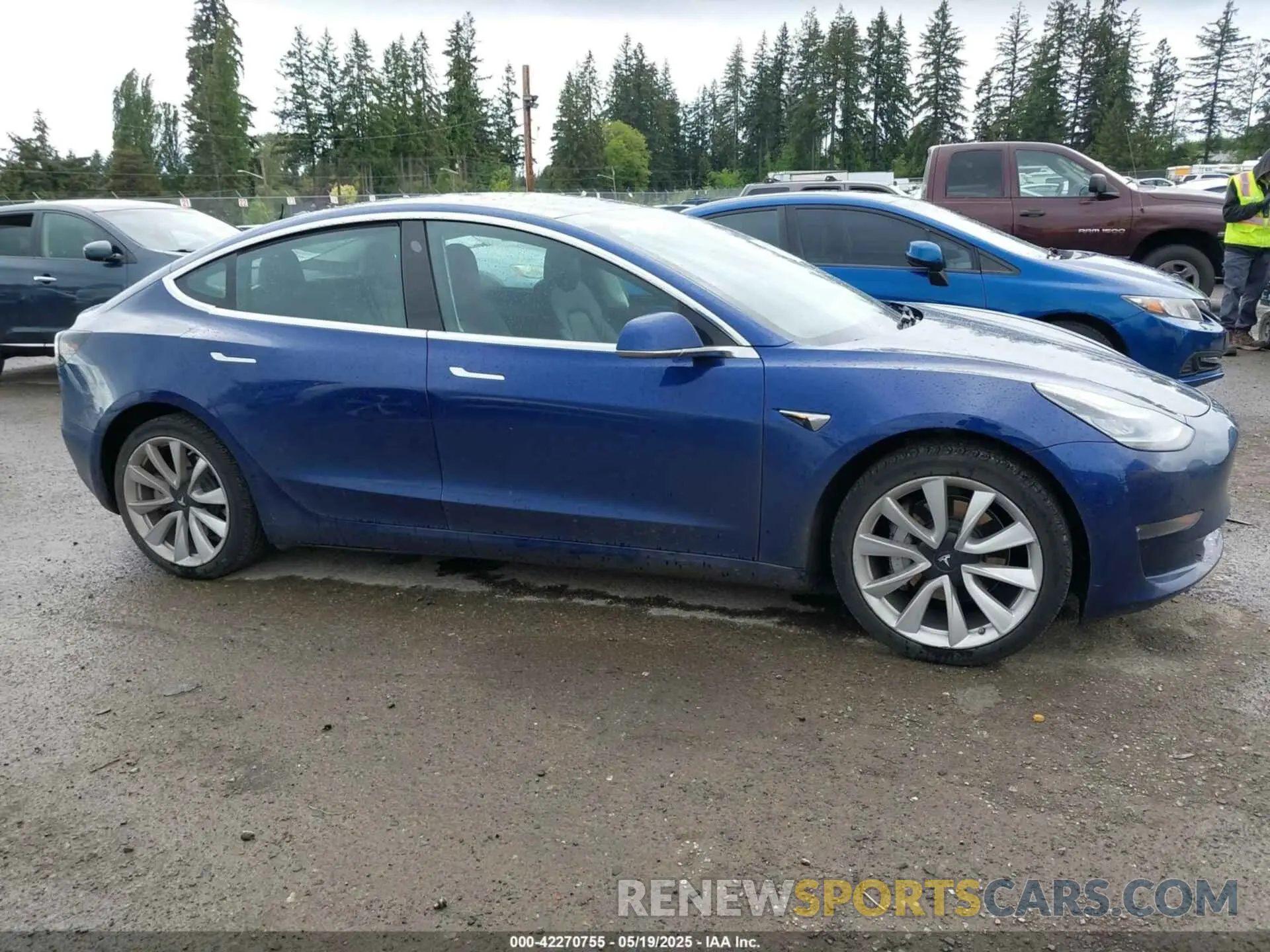 14 Photograph of a damaged car 5YJ3E1EB5LF620699 TESLA MODEL 3 2020
