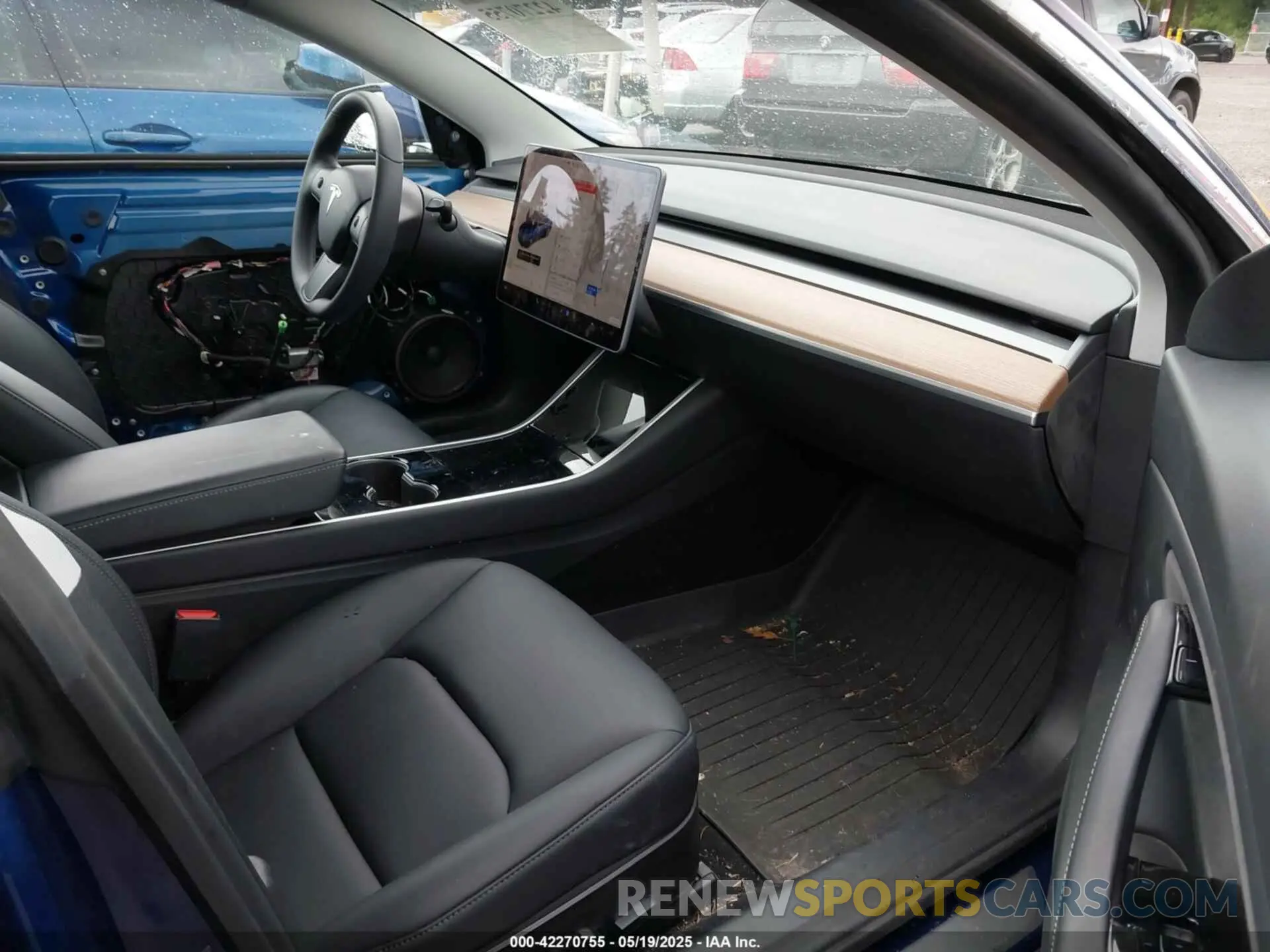 5 Photograph of a damaged car 5YJ3E1EB5LF620699 TESLA MODEL 3 2020