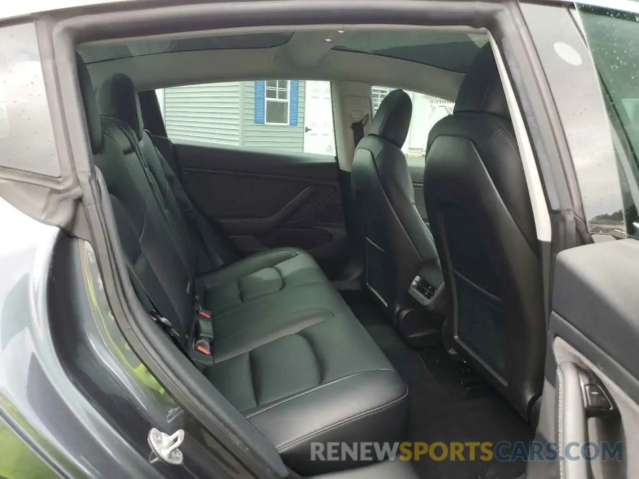 10 Photograph of a damaged car 5YJ3E1EB5LF635185 TESLA MODEL 3 2020