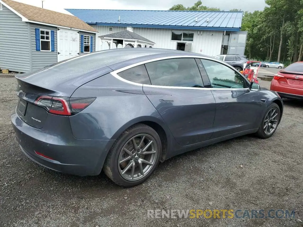 3 Photograph of a damaged car 5YJ3E1EB5LF635185 TESLA MODEL 3 2020