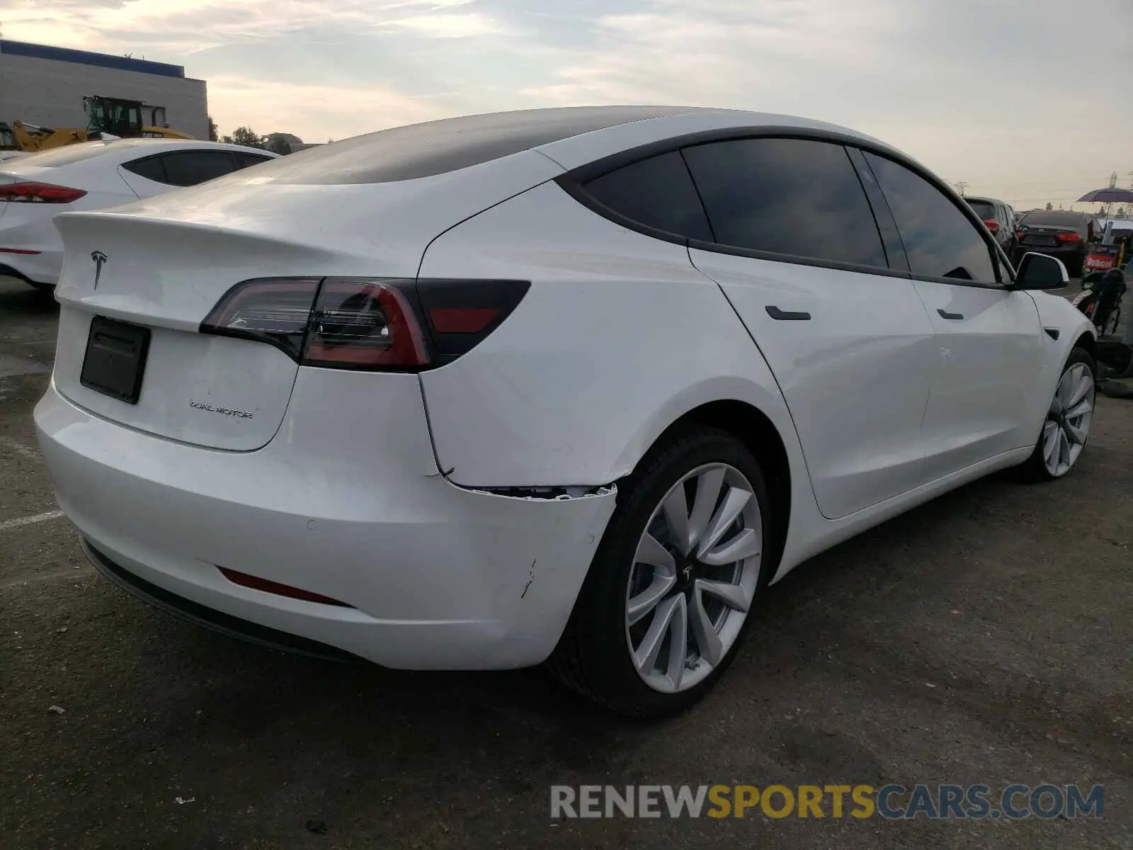 4 Фотография поврежденного автомобиля 5YJ3E1EB5LF643366 TESLA MODEL 3 2020