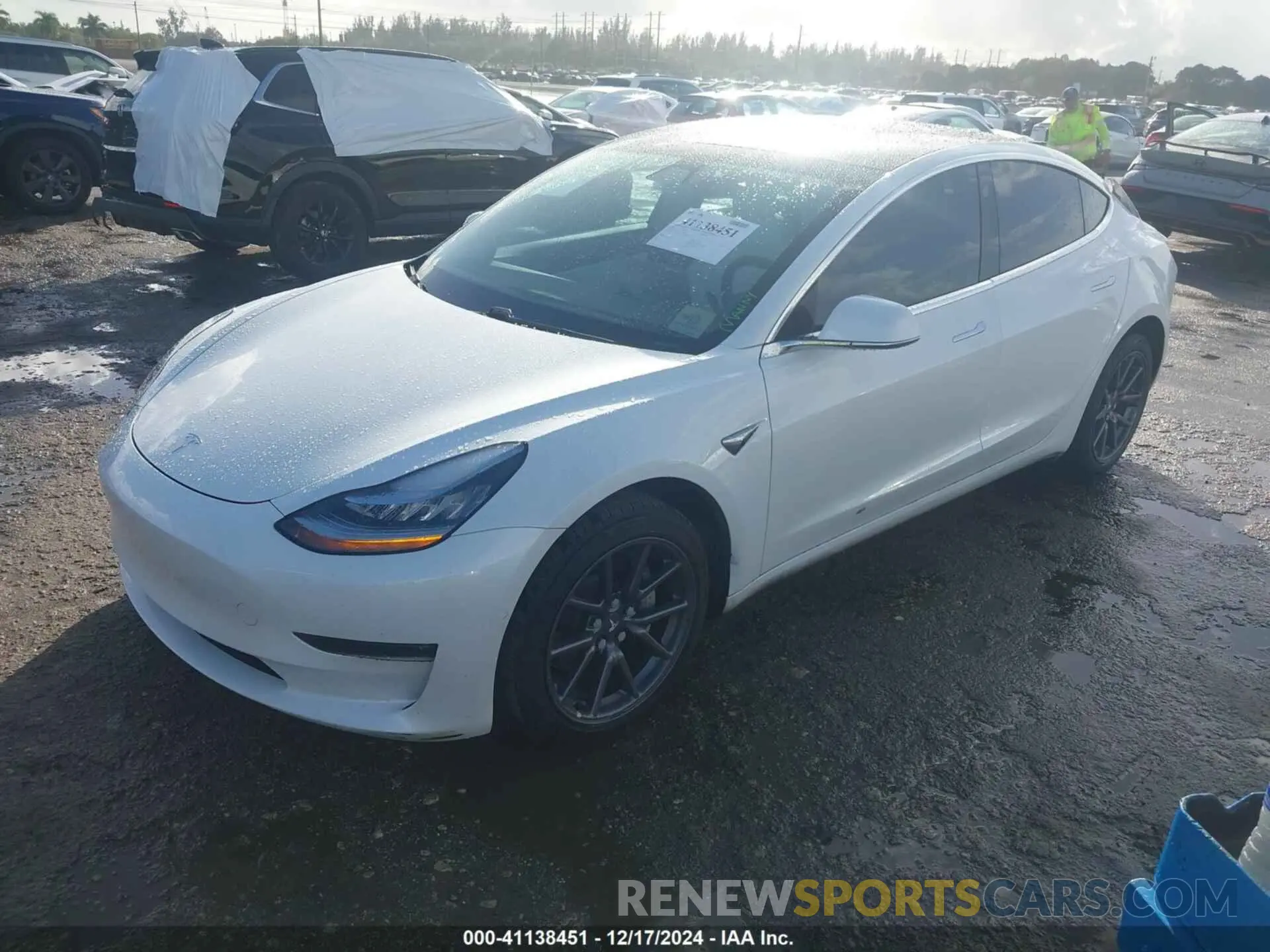 2 Photograph of a damaged car 5YJ3E1EB5LF720141 TESLA MODEL 3 2020