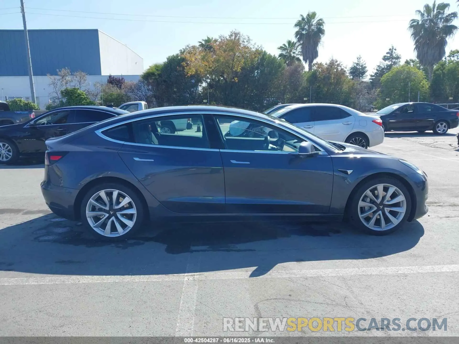 12 Photograph of a damaged car 5YJ3E1EB5LF733696 TESLA MODEL 3 2020