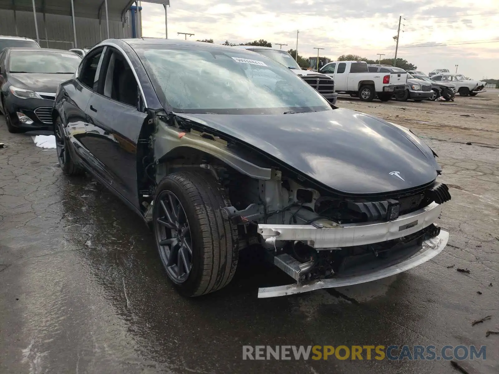 1 Photograph of a damaged car 5YJ3E1EB5LF784132 TESLA MODEL 3 2020