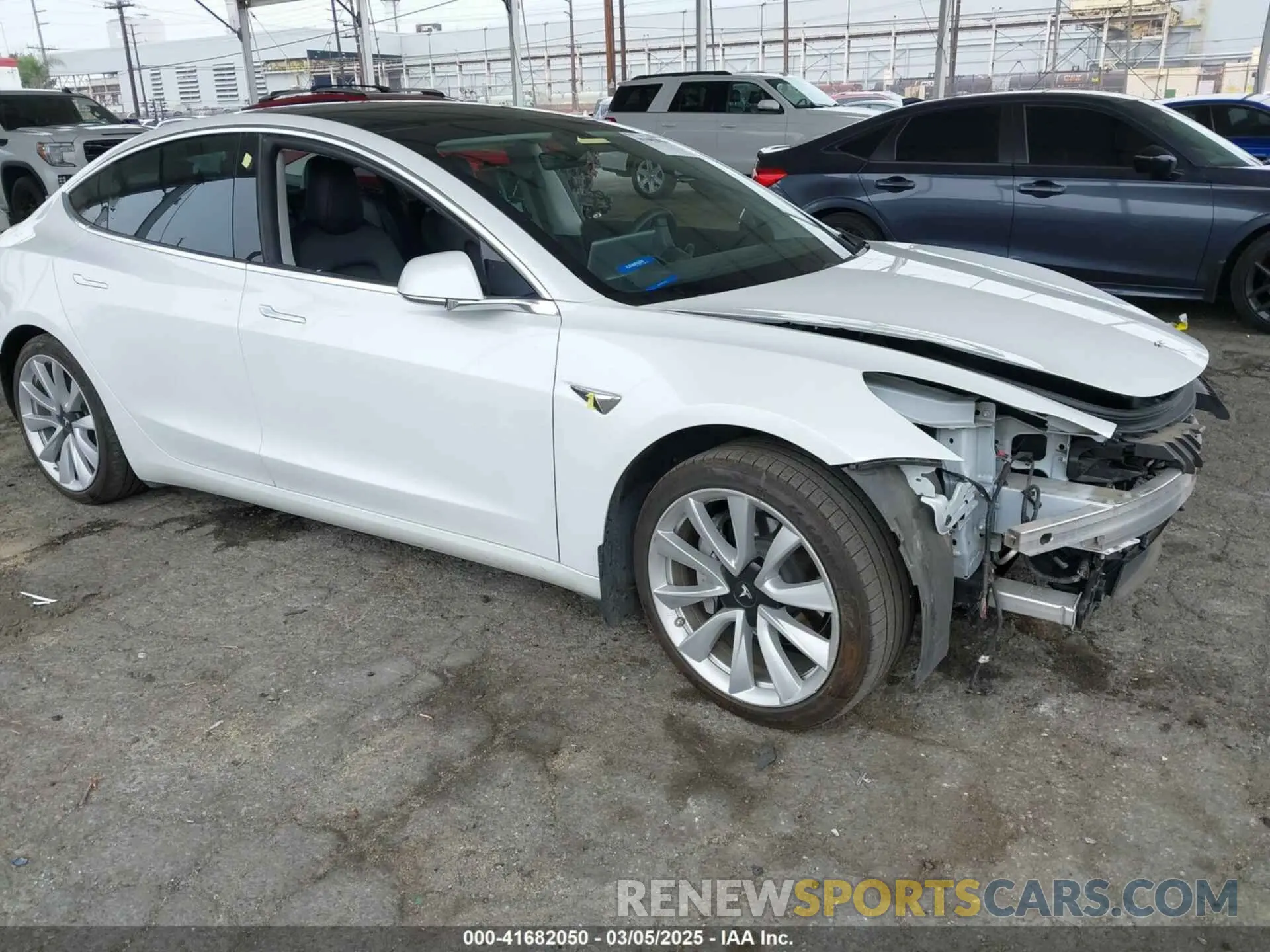 1 Photograph of a damaged car 5YJ3E1EB5LF801530 TESLA MODEL 3 2020