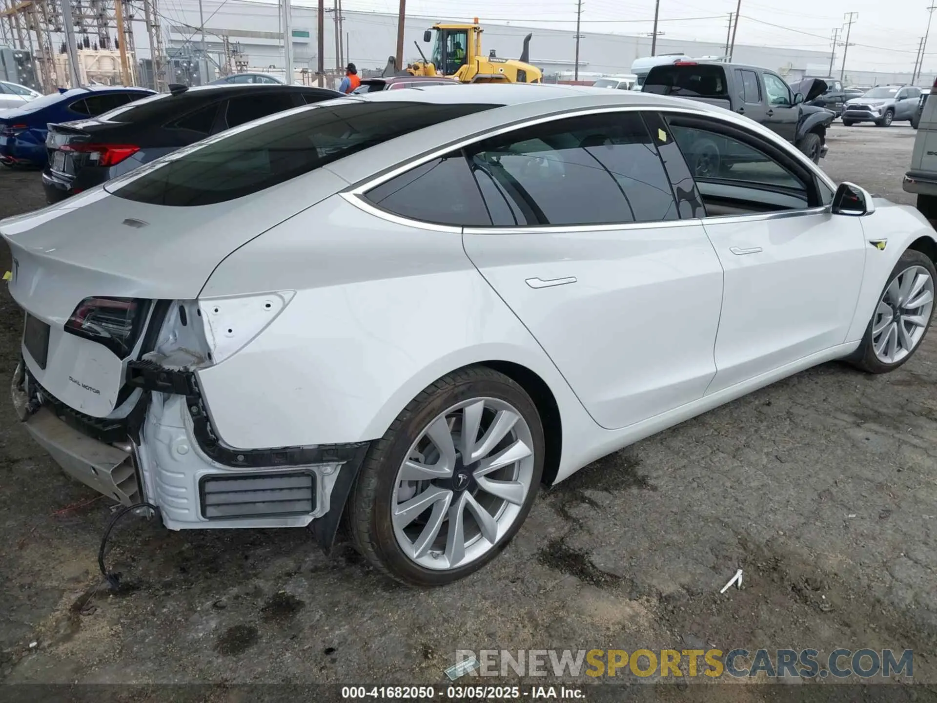 4 Photograph of a damaged car 5YJ3E1EB5LF801530 TESLA MODEL 3 2020