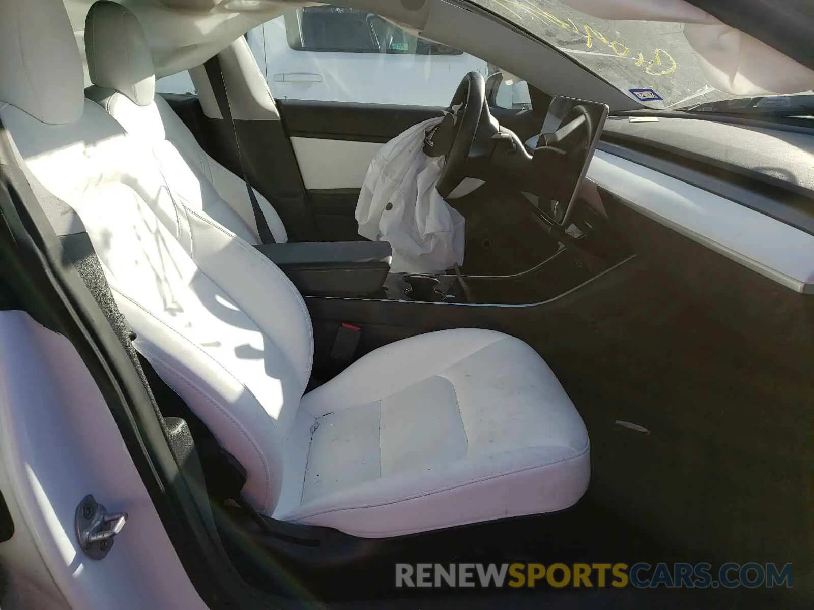 5 Photograph of a damaged car 5YJ3E1EB6LF601272 TESLA MODEL 3 2020