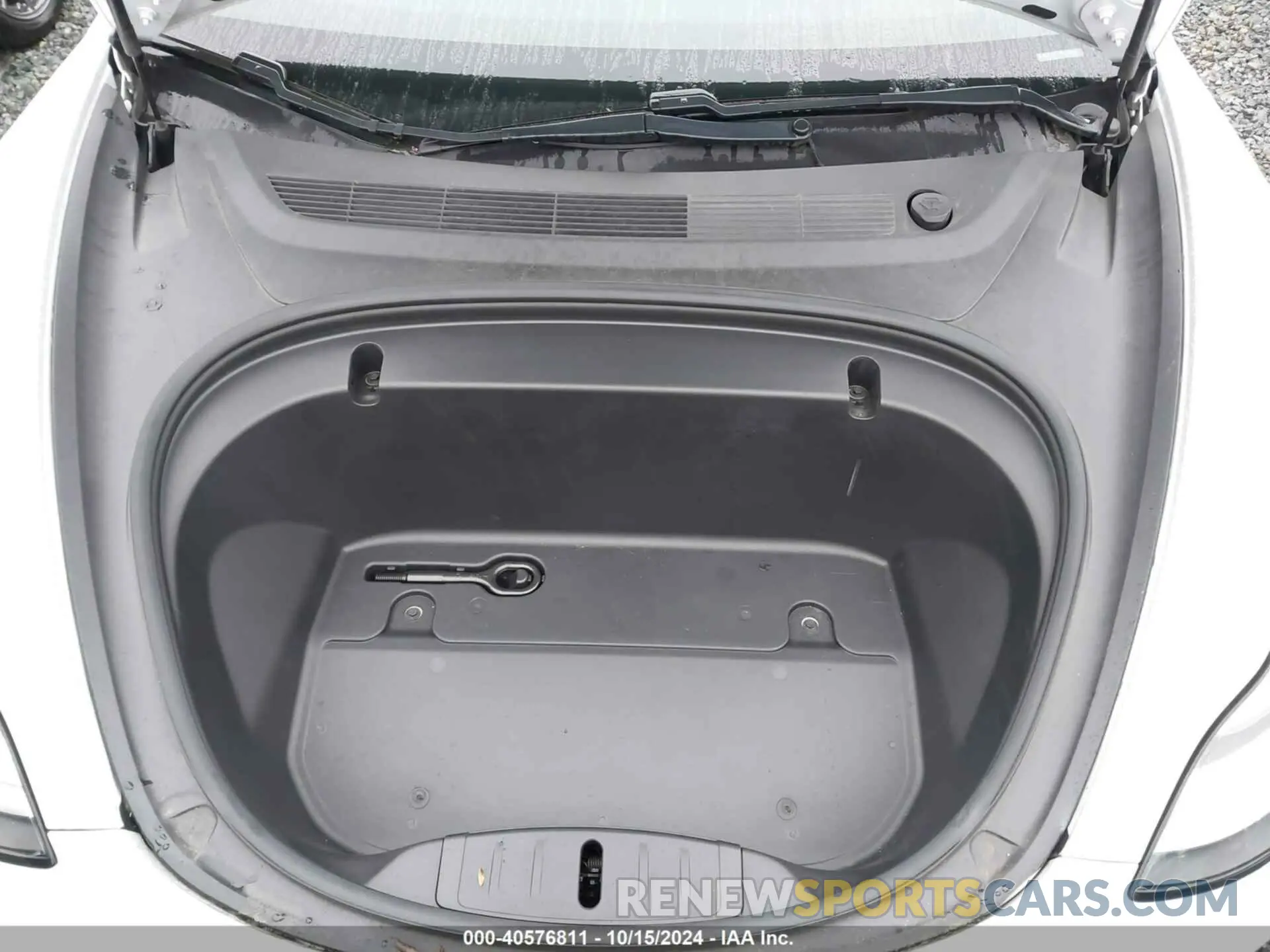 10 Photograph of a damaged car 5YJ3E1EB6LF636698 TESLA MODEL 3 2020