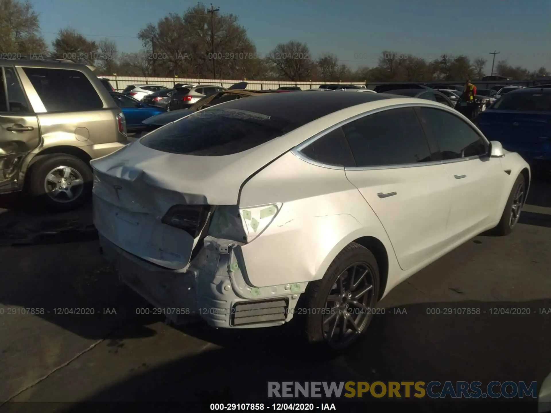 4 Photograph of a damaged car 5YJ3E1EB6LF637253 TESLA MODEL 3 2020