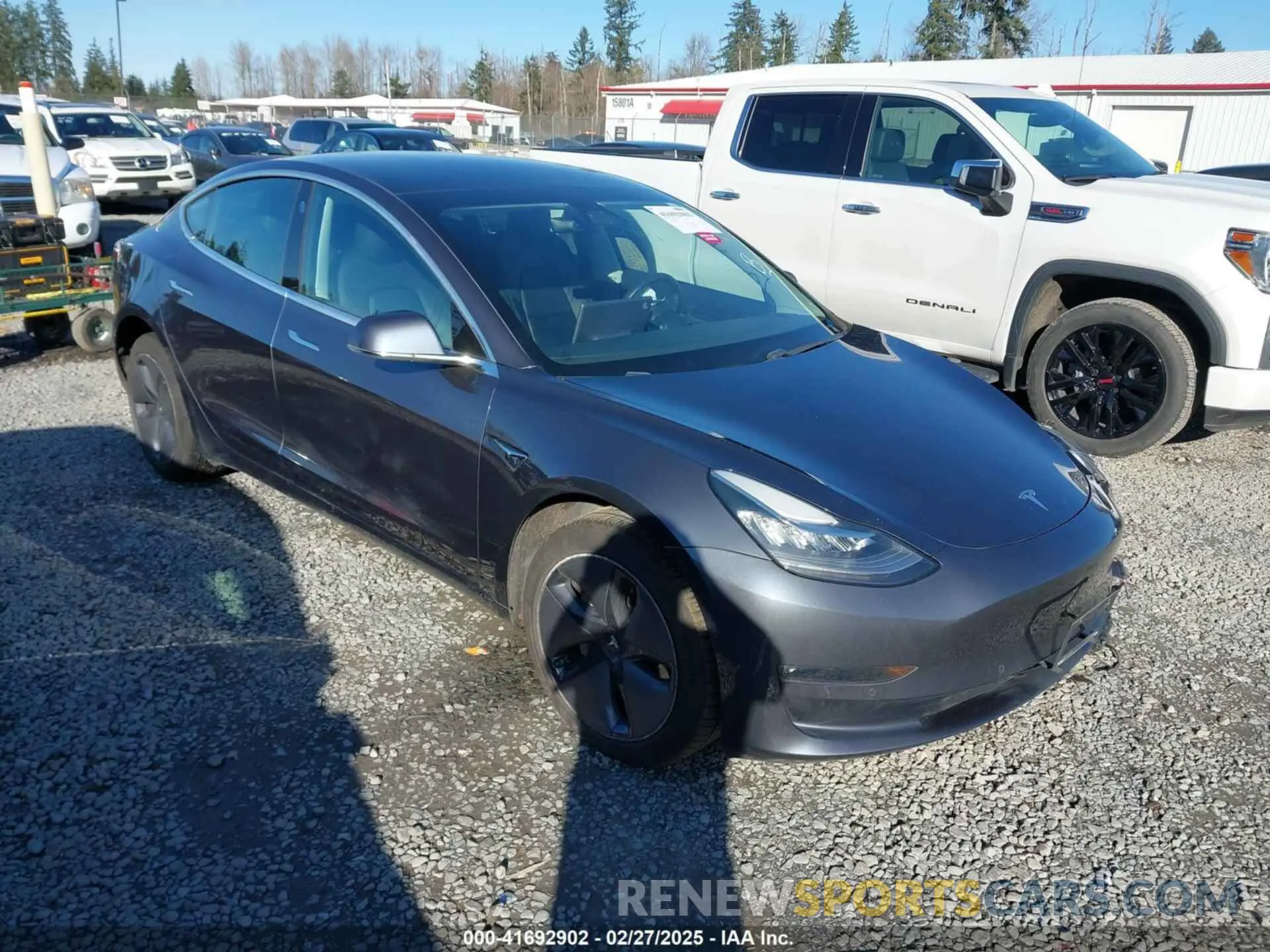 1 Photograph of a damaged car 5YJ3E1EB6LF647510 TESLA MODEL 3 2020