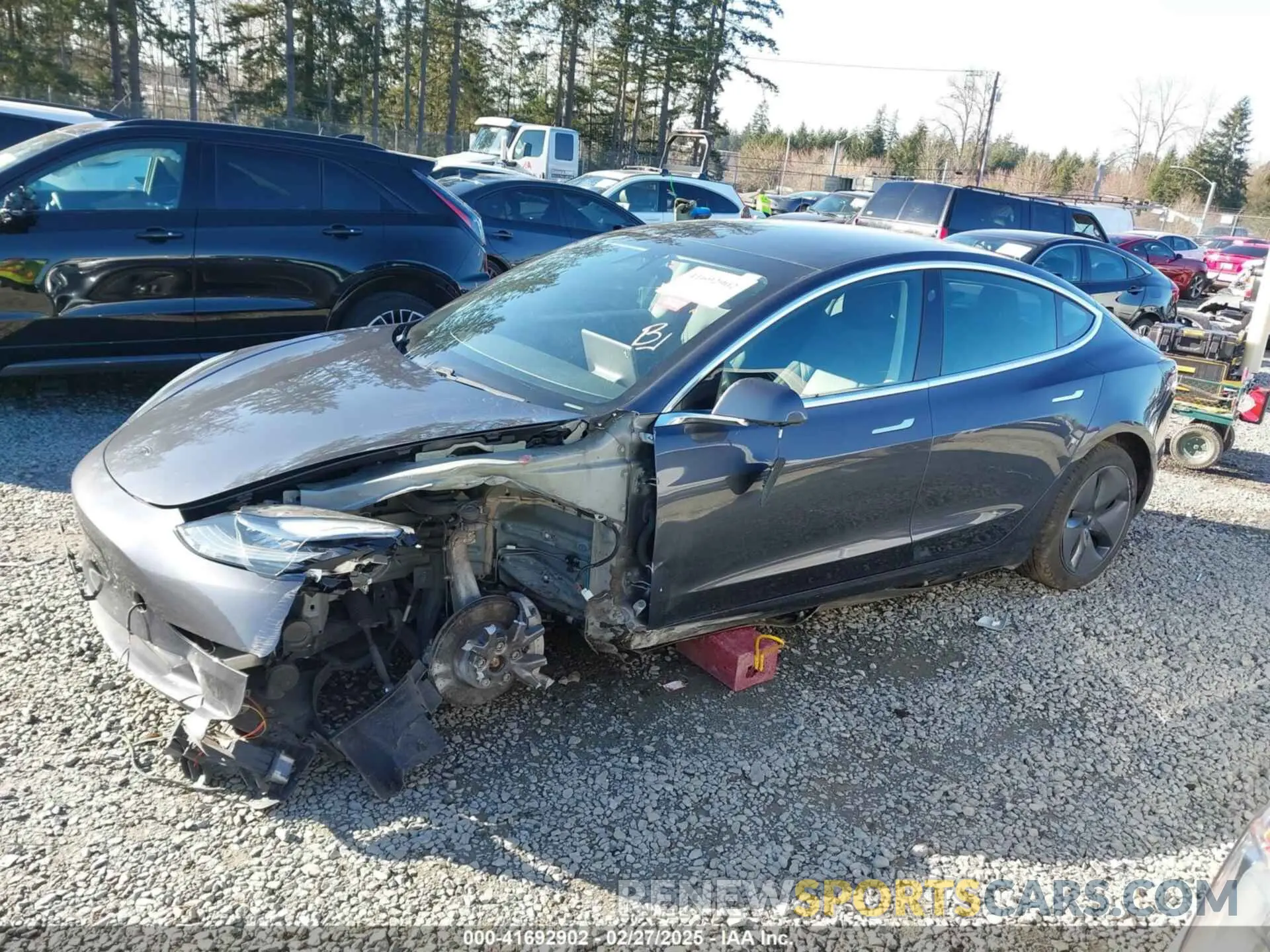15 Photograph of a damaged car 5YJ3E1EB6LF647510 TESLA MODEL 3 2020