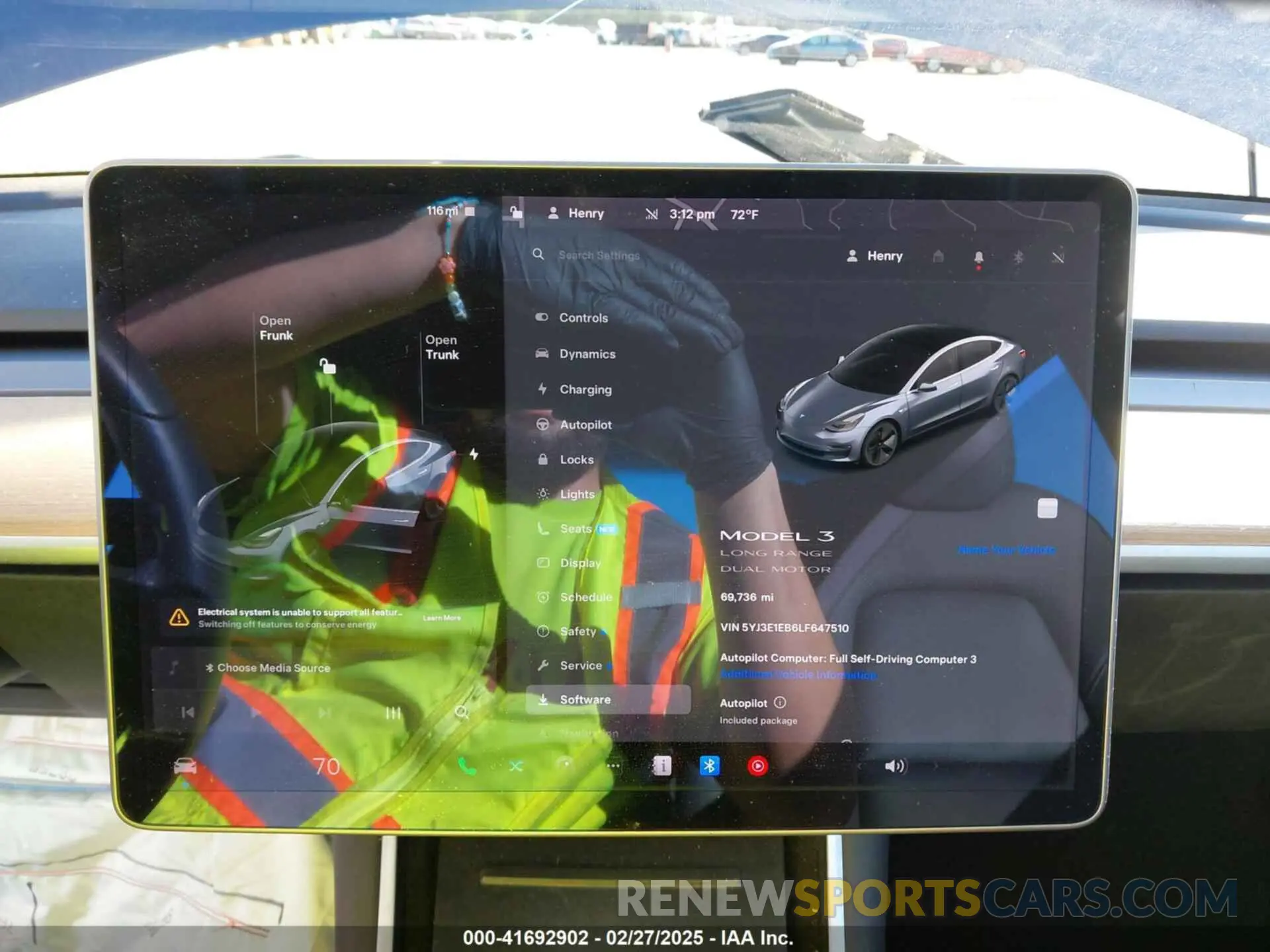 19 Photograph of a damaged car 5YJ3E1EB6LF647510 TESLA MODEL 3 2020