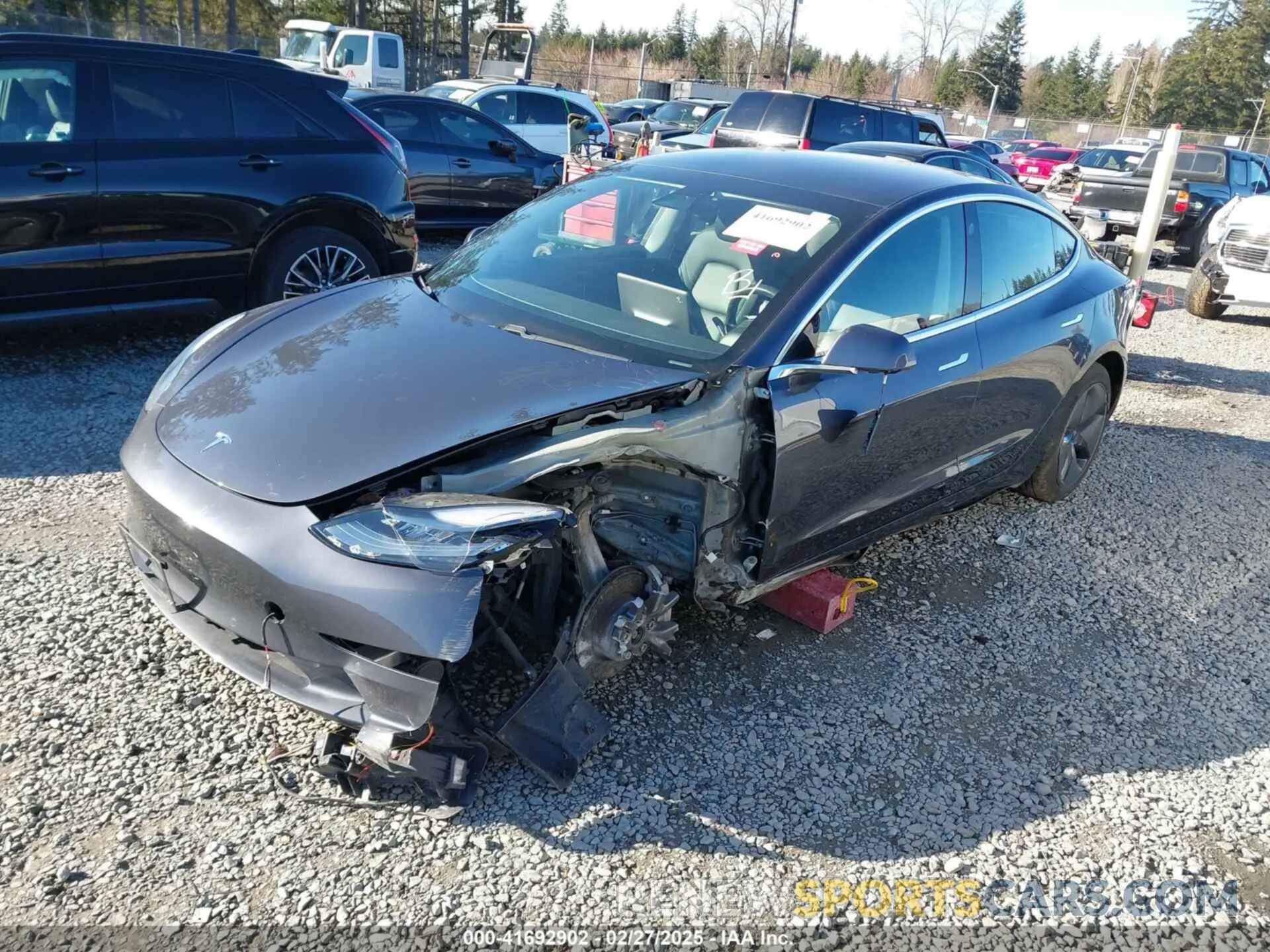2 Photograph of a damaged car 5YJ3E1EB6LF647510 TESLA MODEL 3 2020