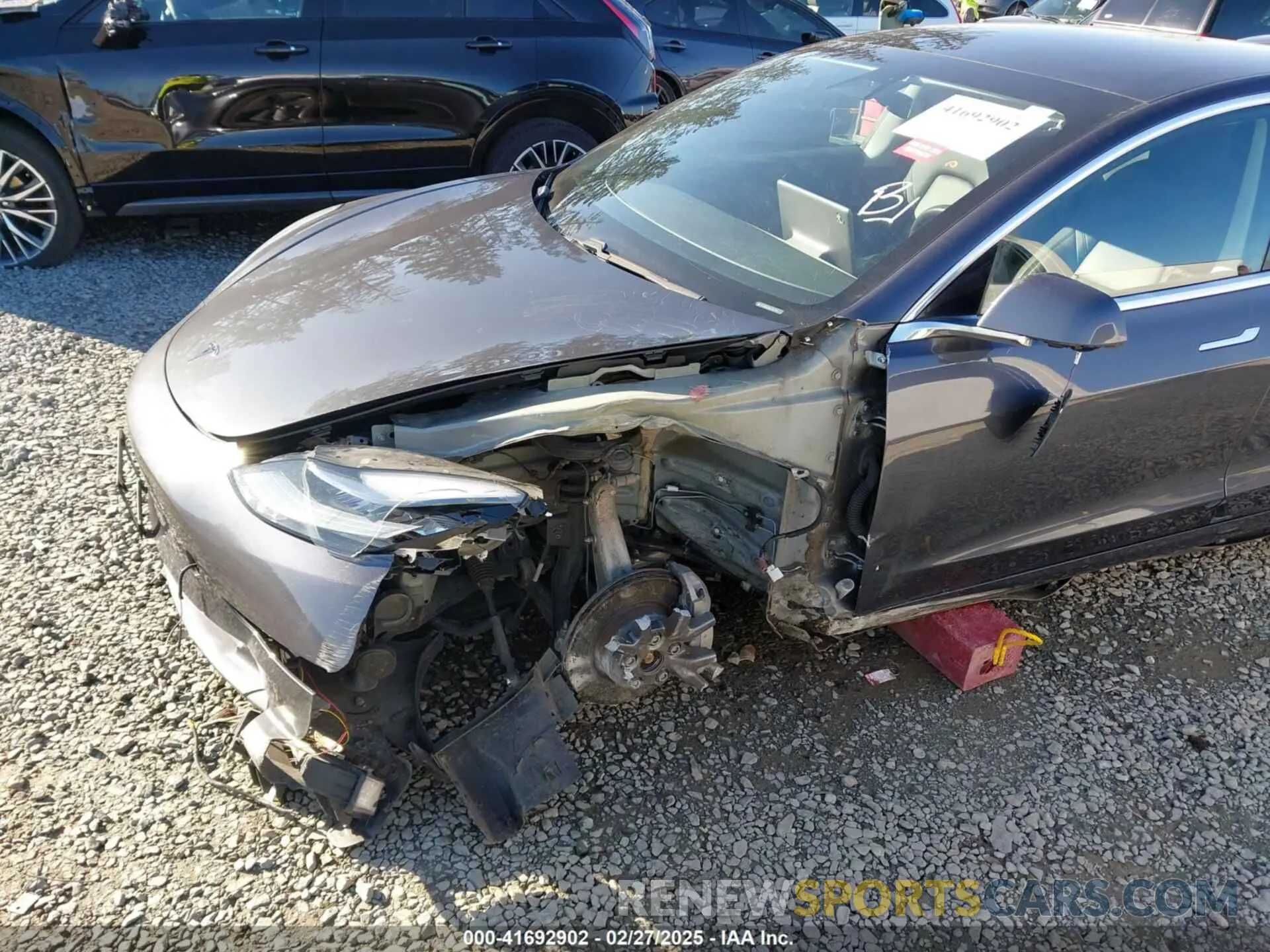 6 Photograph of a damaged car 5YJ3E1EB6LF647510 TESLA MODEL 3 2020