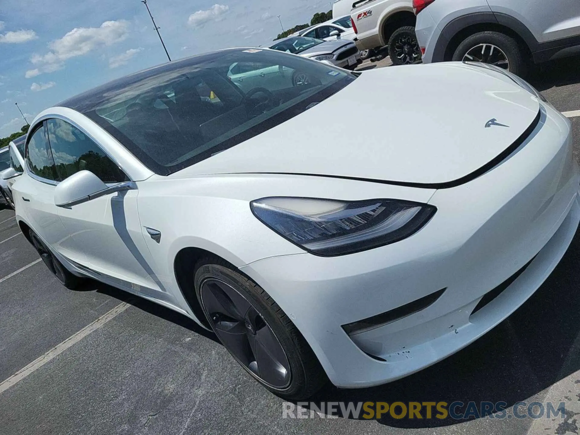 10 Photograph of a damaged car 5YJ3E1EB6LF800953 TESLA MODEL 3 2020