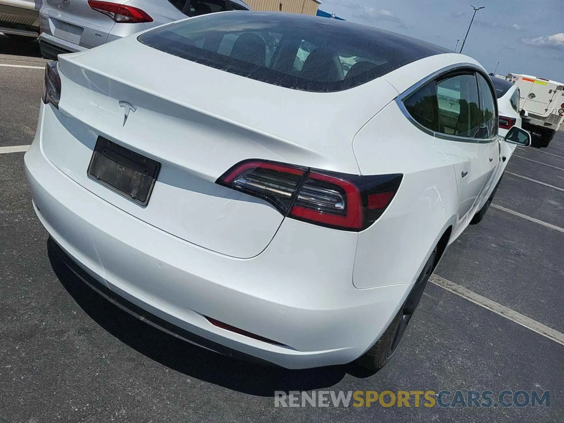 19 Photograph of a damaged car 5YJ3E1EB6LF800953 TESLA MODEL 3 2020