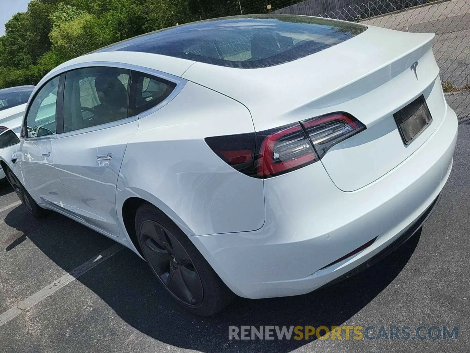 3 Photograph of a damaged car 5YJ3E1EB6LF800953 TESLA MODEL 3 2020