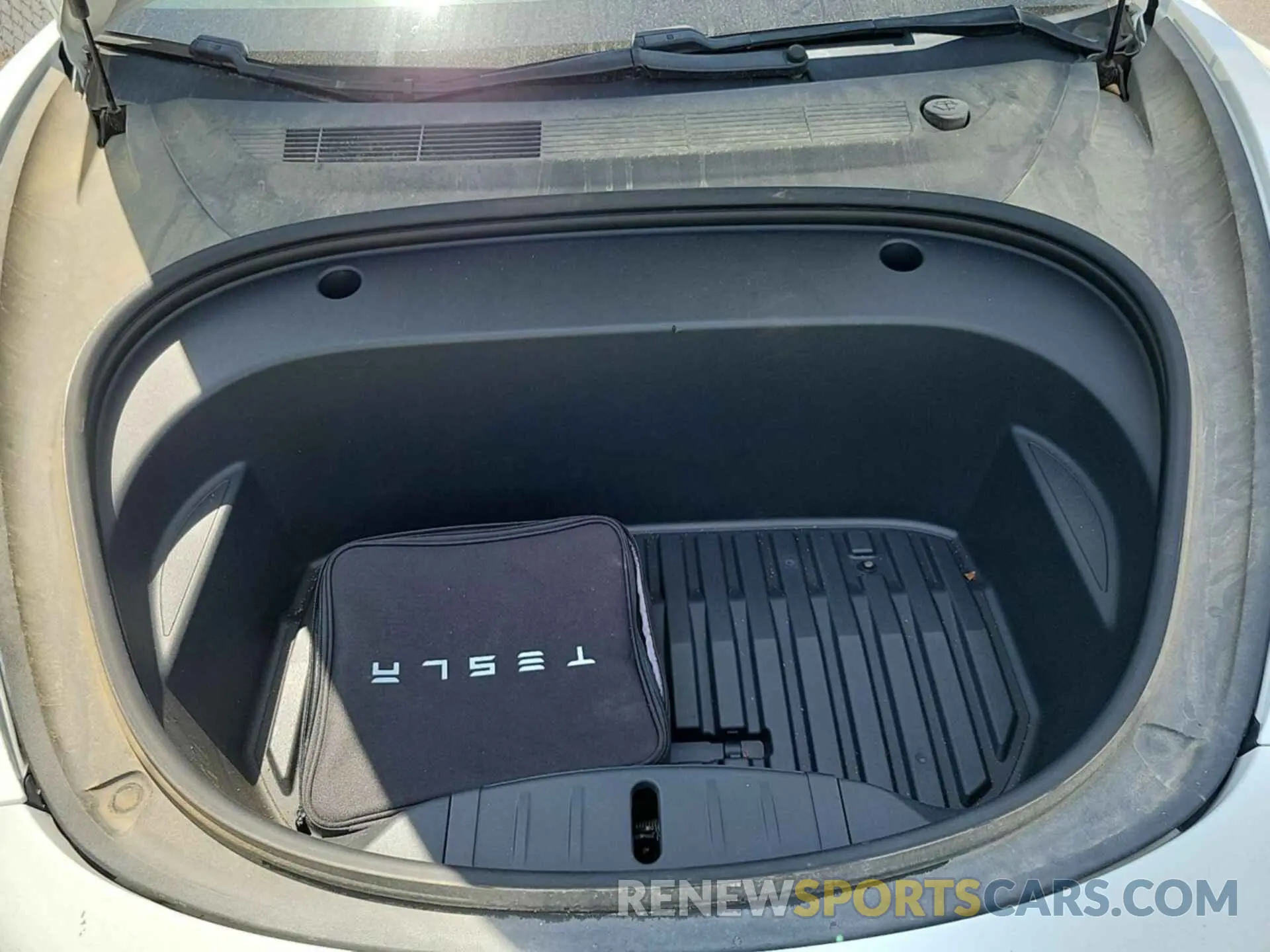 9 Photograph of a damaged car 5YJ3E1EB6LF800953 TESLA MODEL 3 2020