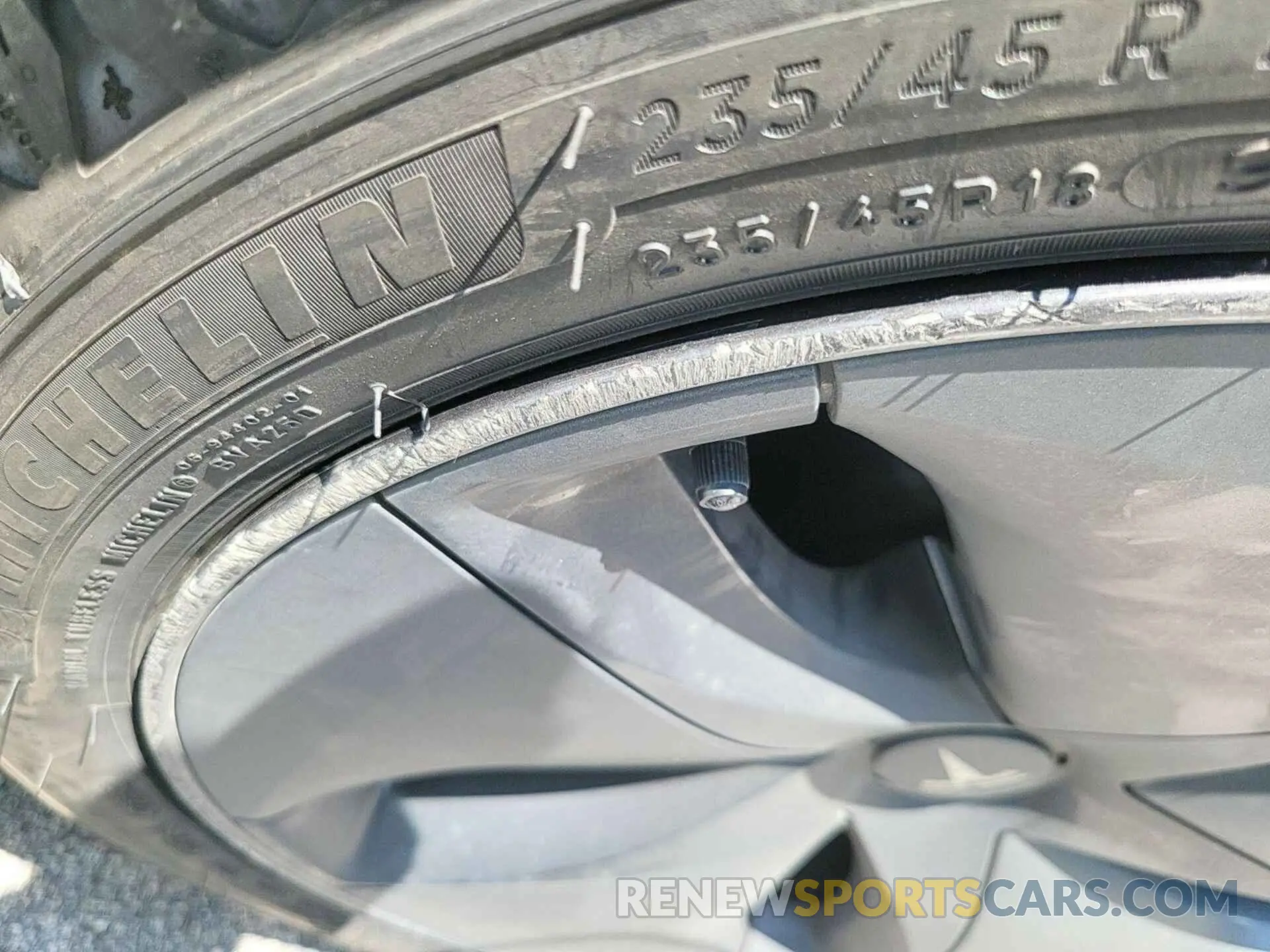 1 Photograph of a damaged car 5YJ3E1EB6LF800998 TESLA MODEL 3 2020