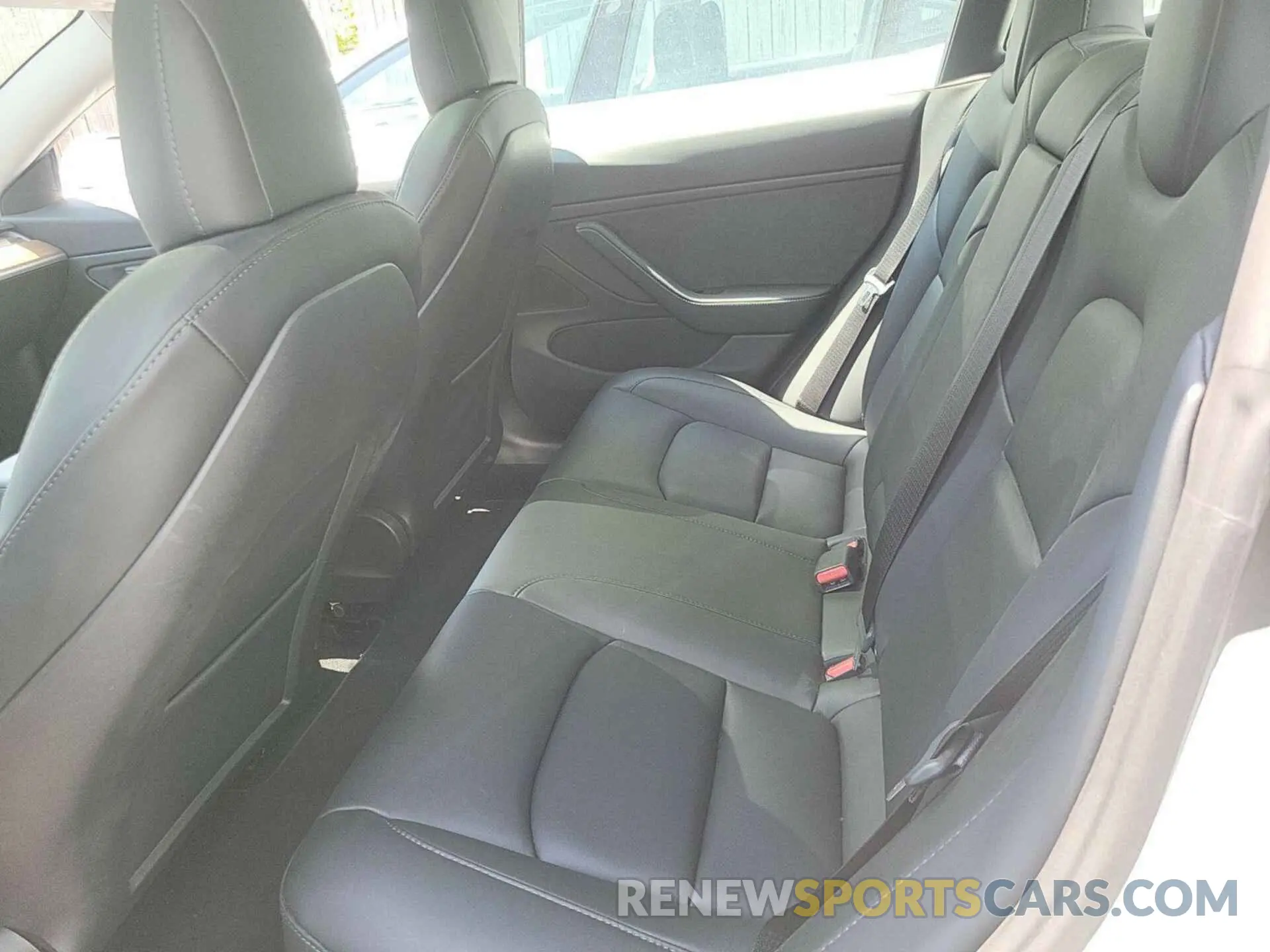 21 Photograph of a damaged car 5YJ3E1EB6LF800998 TESLA MODEL 3 2020