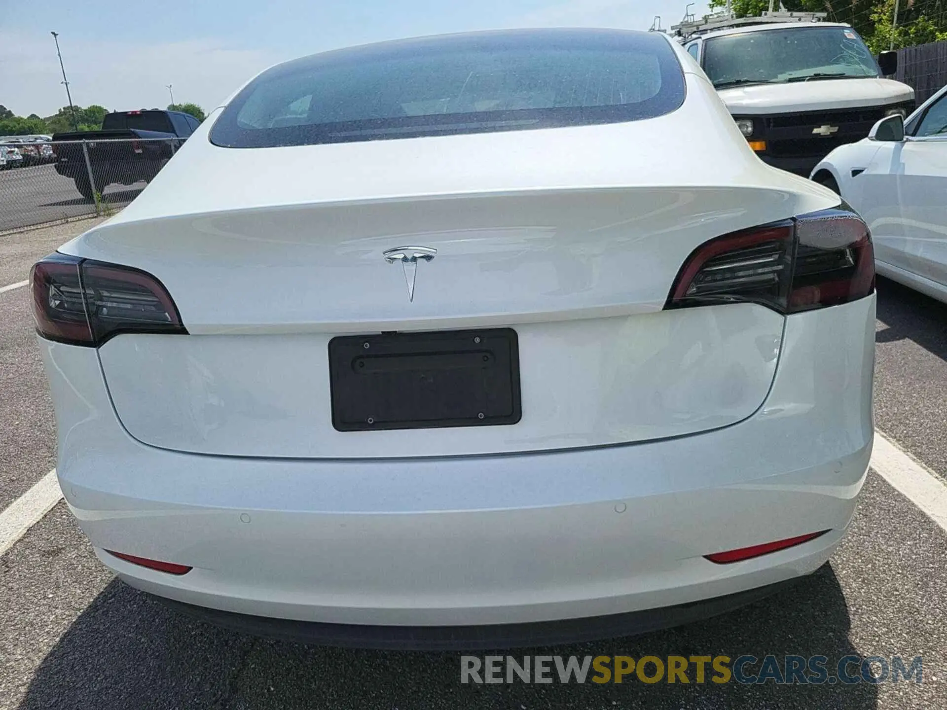 4 Photograph of a damaged car 5YJ3E1EB6LF800998 TESLA MODEL 3 2020