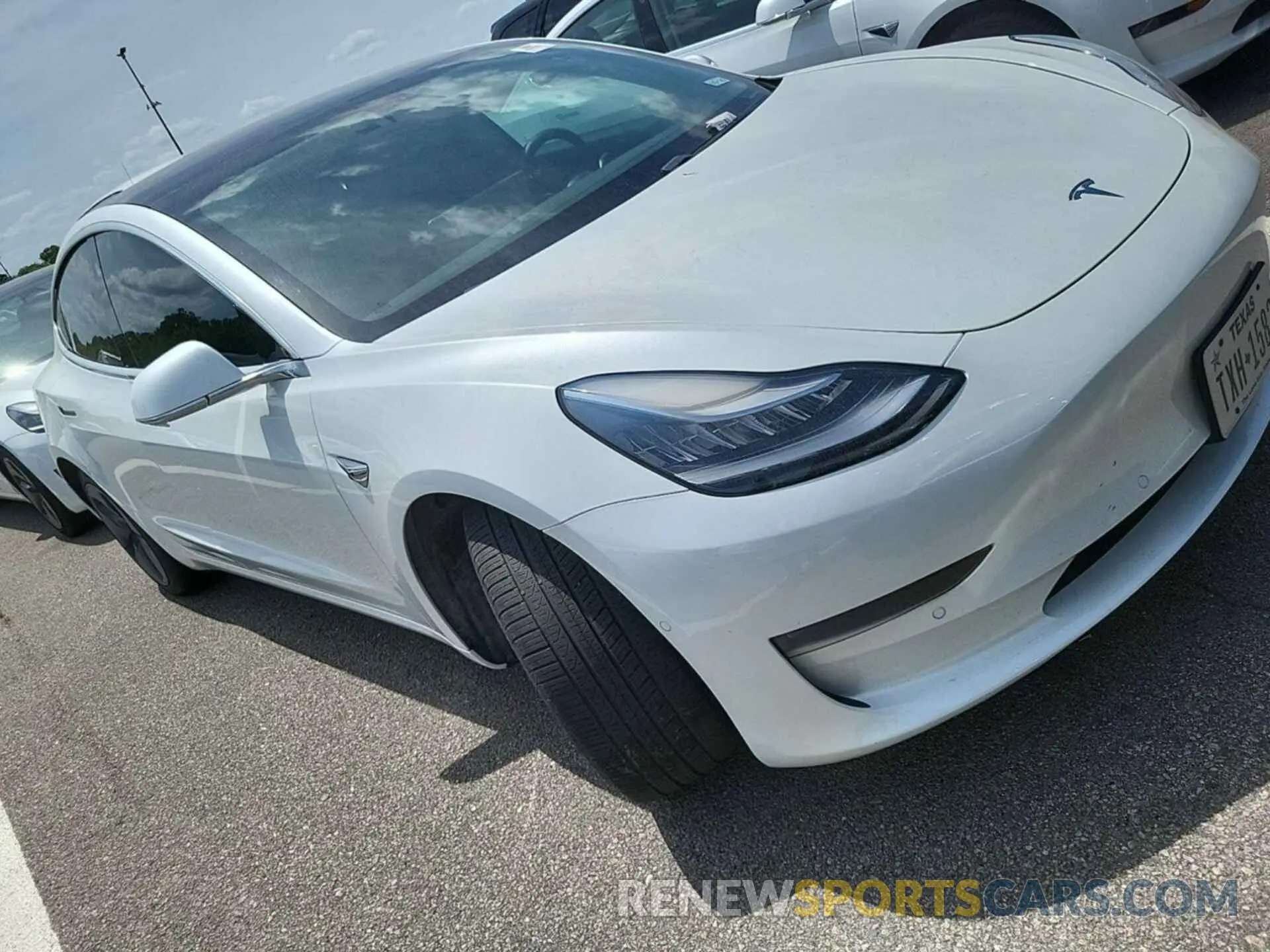 18 Photograph of a damaged car 5YJ3E1EB7LF637021 TESLA MODEL 3 2020