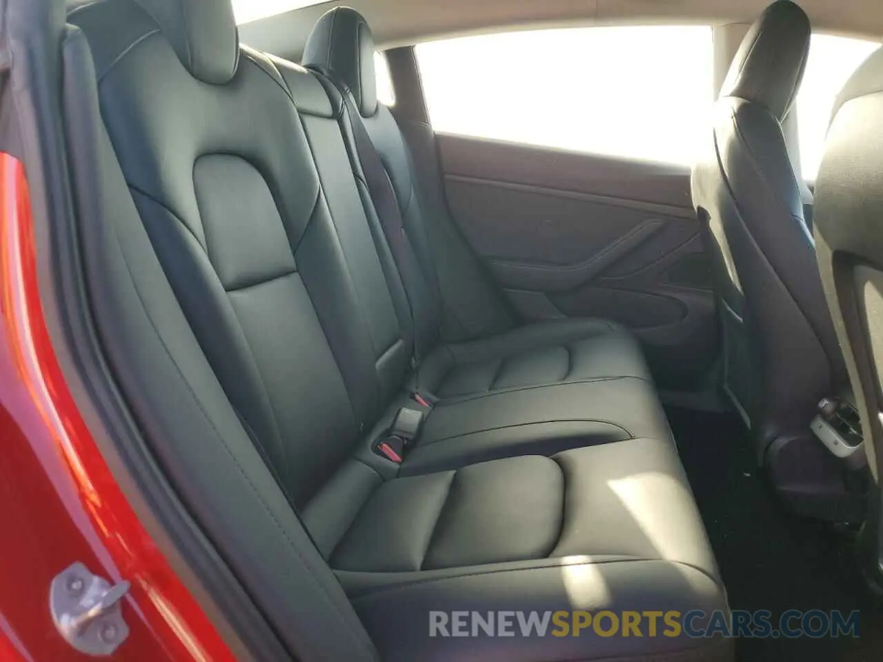 10 Photograph of a damaged car 5YJ3E1EB7LF646575 TESLA MODEL 3 2020