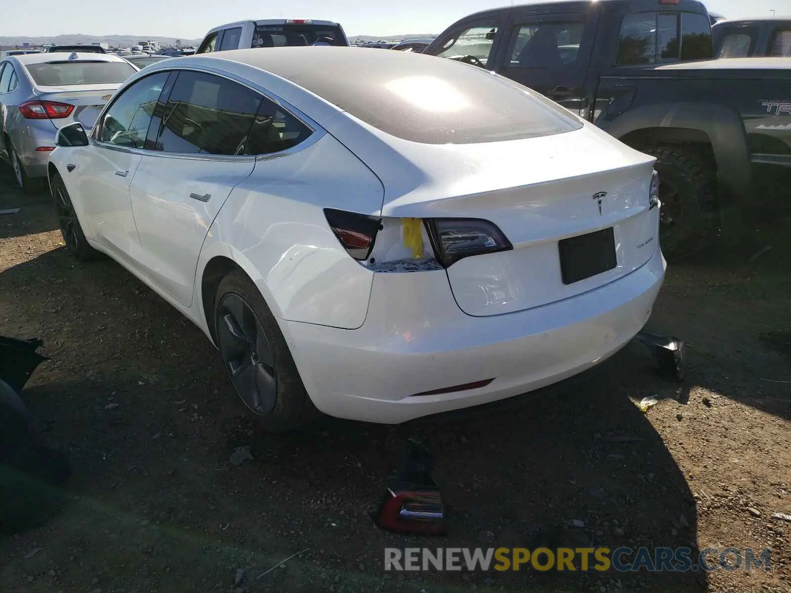 3 Photograph of a damaged car 5YJ3E1EB7LF651565 TESLA MODEL 3 2020