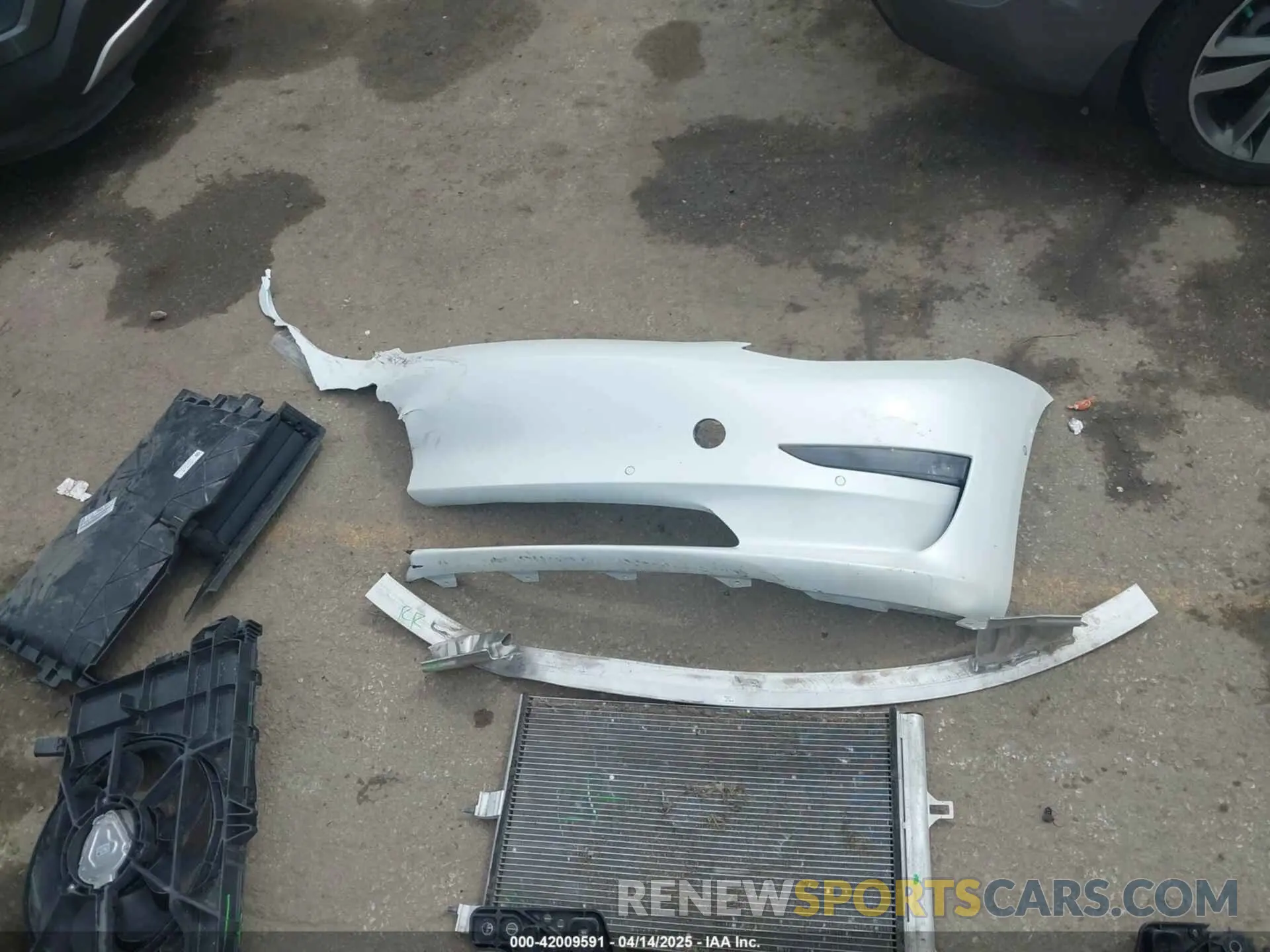 21 Photograph of a damaged car 5YJ3E1EB7LF786903 TESLA MODEL 3 2020