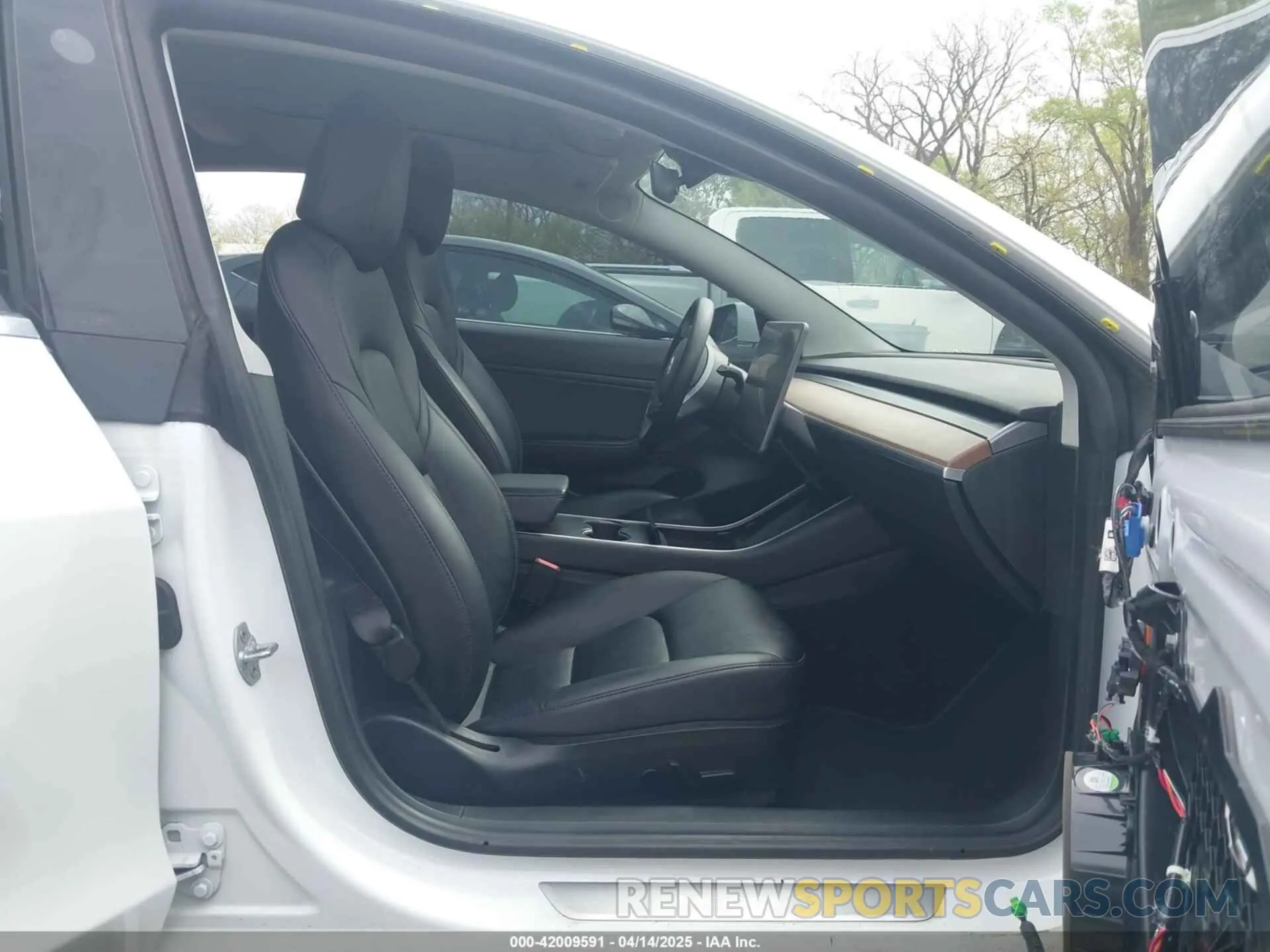 5 Photograph of a damaged car 5YJ3E1EB7LF786903 TESLA MODEL 3 2020
