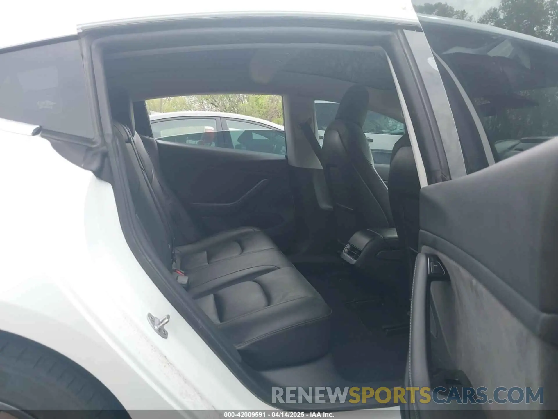 8 Photograph of a damaged car 5YJ3E1EB7LF786903 TESLA MODEL 3 2020