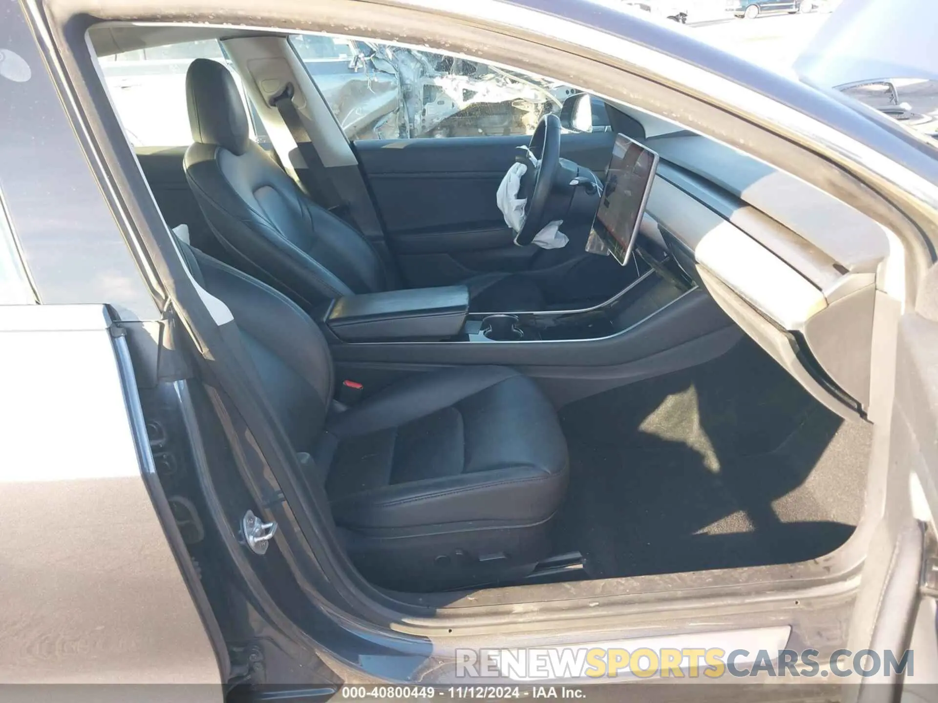 5 Photograph of a damaged car 5YJ3E1EB8LF649548 TESLA MODEL 3 2020