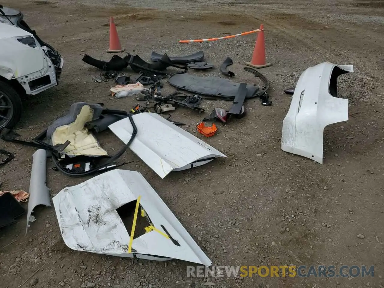 14 Photograph of a damaged car 5YJ3E1EB8LF651591 TESLA MODEL 3 2020