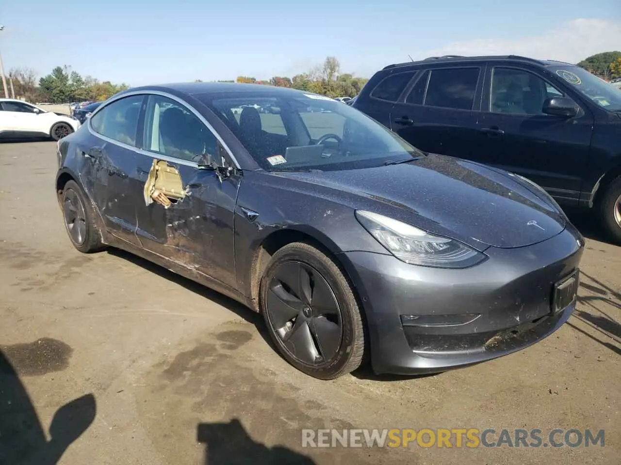 4 Фотография поврежденного автомобиля 5YJ3E1EB8LF663501 TESLA MODEL 3 2020